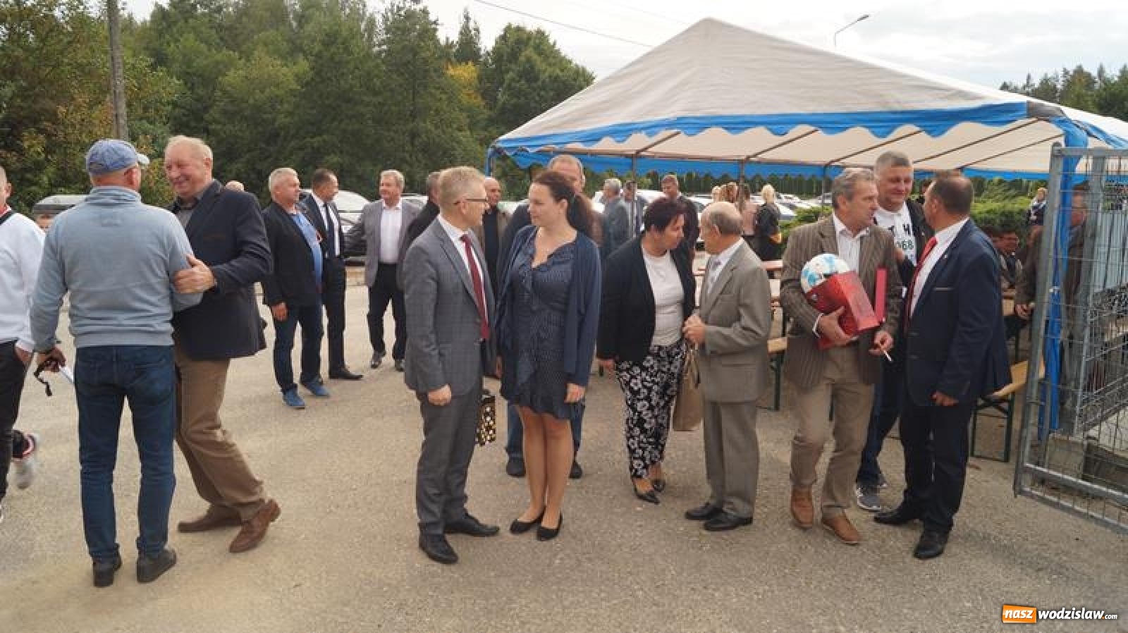 Zdjęcie w galerii na portalu naszwodzislaw.com: Sportowe Pożegnanie Lata połączone z otwarciem szatni w Mszanie [FOTO] wiadomości z regionu