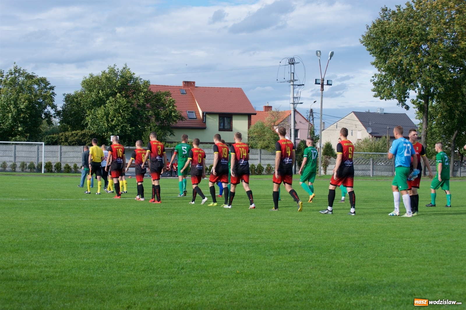 Zdjęcie w galerii na portalu naszwodzislaw.com: Płomień z Połomi zgasł w Tworkowie [FOTO] wiadomości z regionu