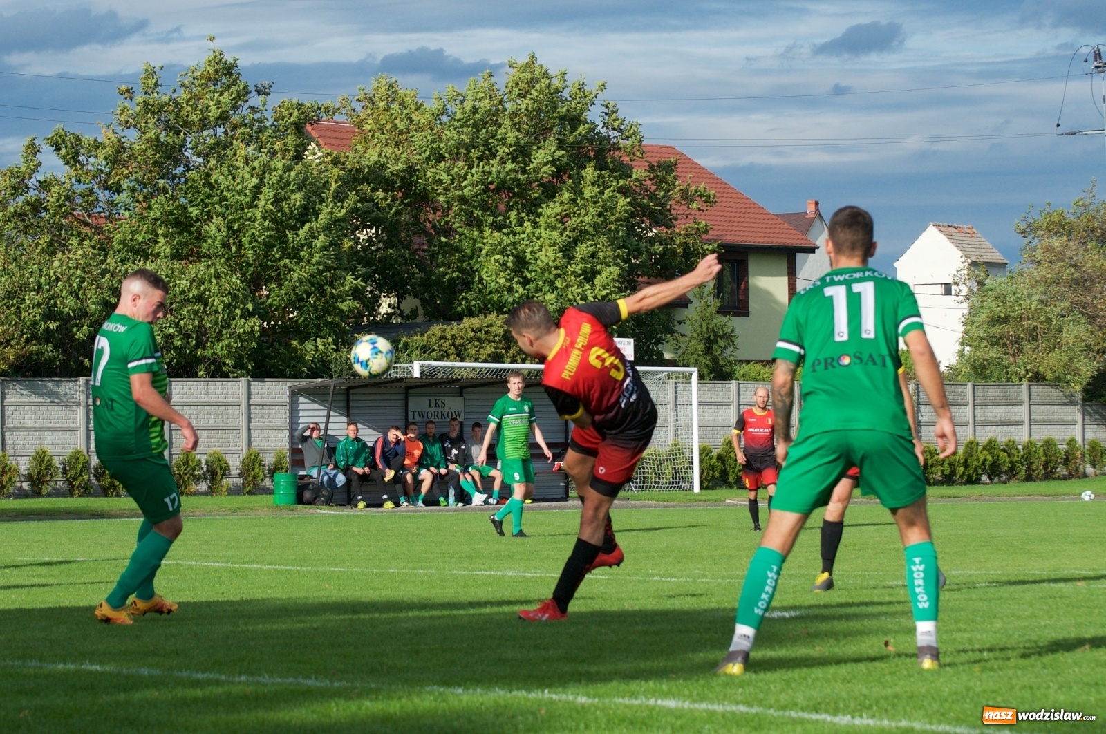 Zdjęcie w galerii na portalu naszwodzislaw.com: Płomień z Połomi zgasł w Tworkowie [FOTO] wiadomości z regionu