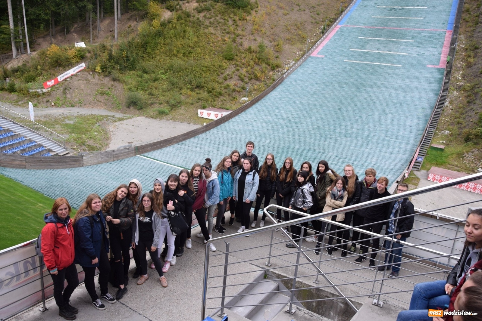 Zdjęcie w galerii na portalu naszwodzislaw.com: O skalniakach na skoczni Małysza, dronie na drzewie i innych przygodach wiadomości z regionu