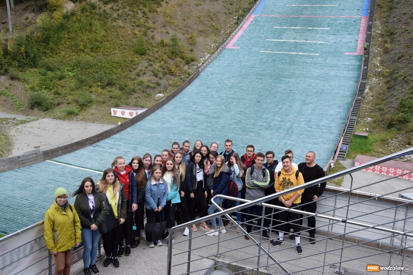 Zdjęcie w galerii na portalu naszwodzislaw.com: O skalniakach na skoczni Małysza, dronie na drzewie i innych przygodach wiadomości z regionu