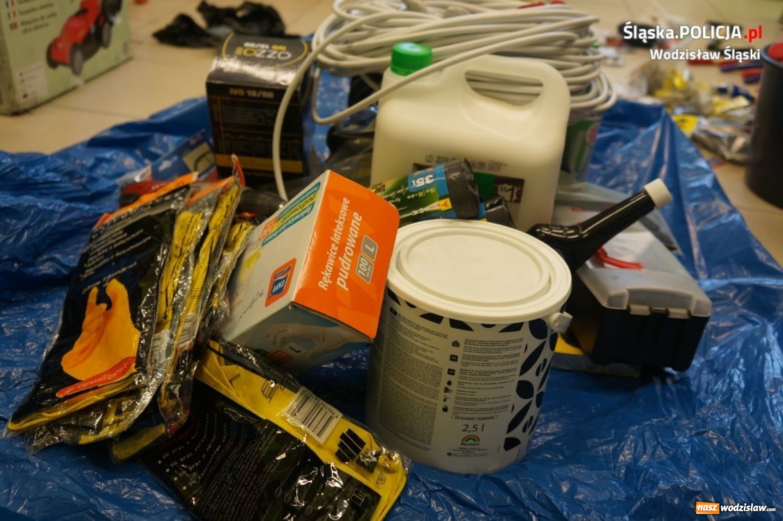 Zdjęcie w galerii na portalu naszwodzislaw.com: Mężczyzna okradał sklep, w którym pracował wiadomości z regionu