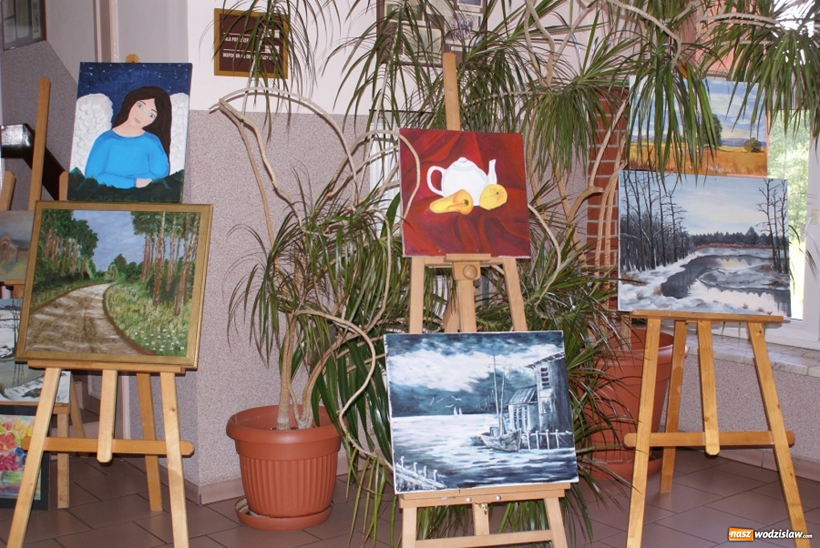 Zdjęcie w galerii na portalu naszwodzislaw.com: Wystawa obrazów na rzecz poparzonego Mikołajka z Połomi wiadomości z regionu