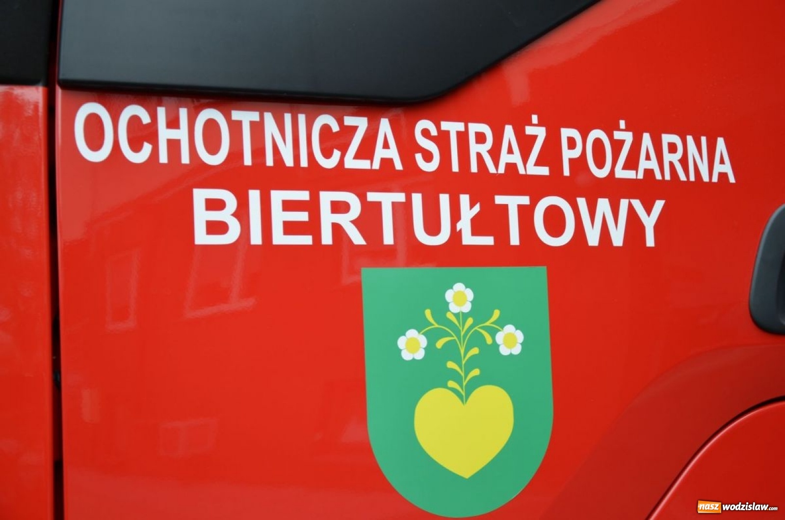 Zdjęcie w galerii na portalu naszwodzislaw.com: Ochotnicy z Turzy Śląskiej i Radlina z nowymi wozami bojowymi wiadomości z regionu