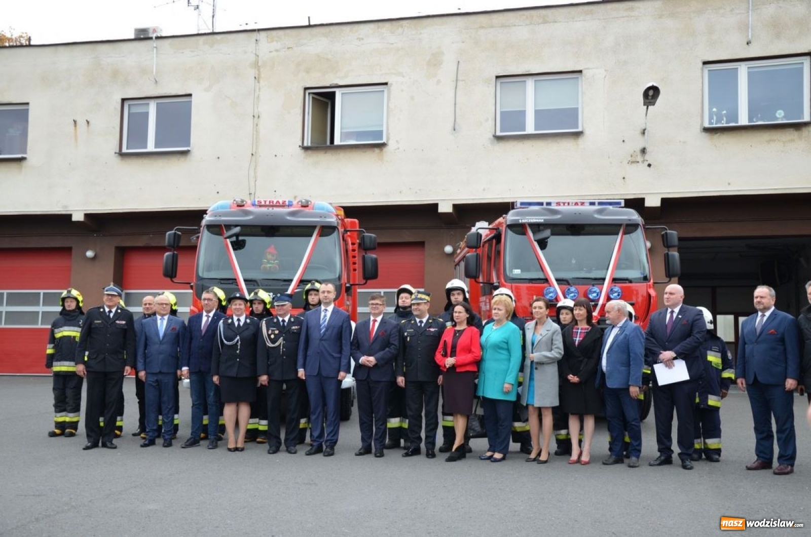 Zdjęcie w galerii na portalu naszwodzislaw.com: Ochotnicy z Turzy Śląskiej i Radlina z nowymi wozami bojowymi wiadomości z regionu
