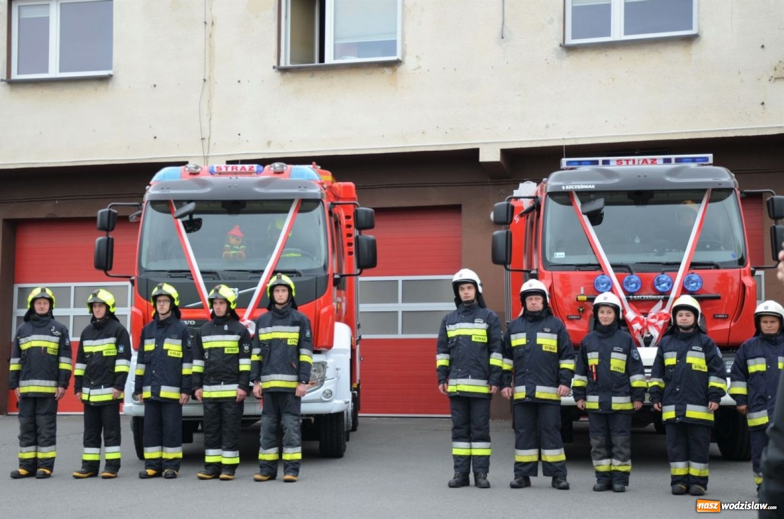 Zdjęcie w galerii na portalu naszwodzislaw.com: Ochotnicy z Turzy Śląskiej i Radlina z nowymi wozami bojowymi wiadomości z regionu