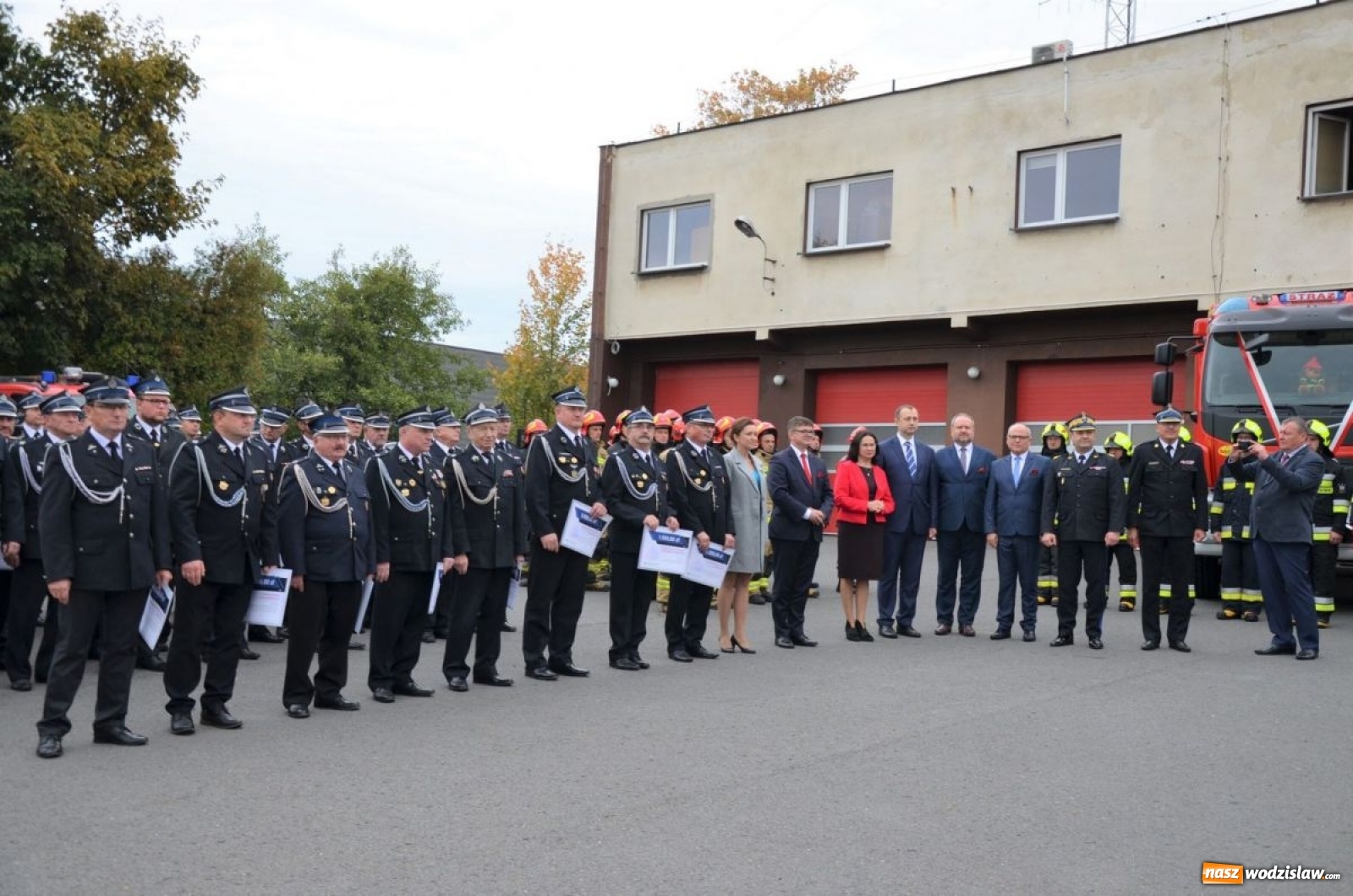 Zdjęcie w galerii na portalu naszwodzislaw.com: Ochotnicy z Turzy Śląskiej i Radlina z nowymi wozami bojowymi wiadomości z regionu