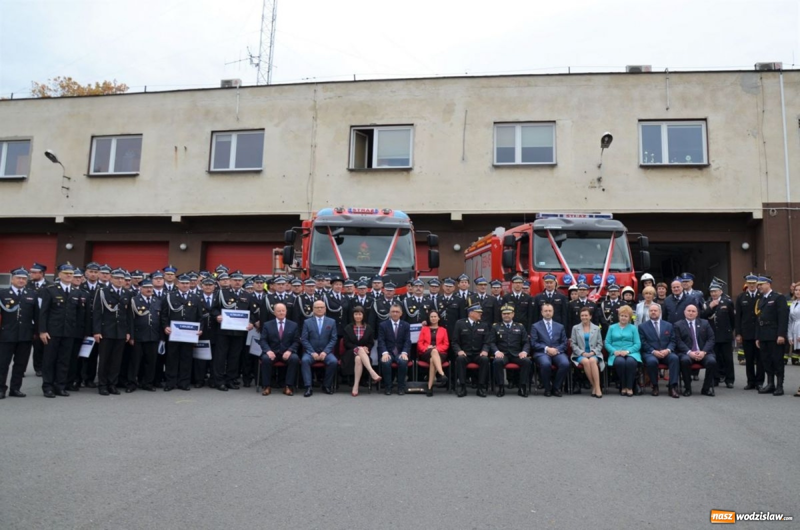 Zdjęcie w galerii na portalu naszwodzislaw.com: Ochotnicy z Turzy Śląskiej i Radlina z nowymi wozami bojowymi wiadomości z regionu
