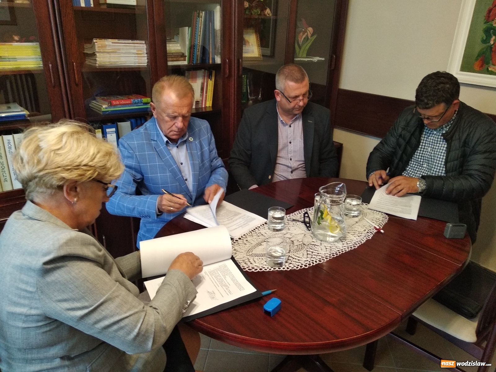 Zdjęcie w galerii na portalu naszwodzislaw.com: W gorzyckim DPS rozpoczął się remont dachu wiadomości z regionu