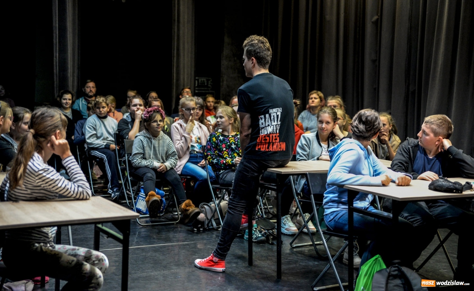 Zdjęcie w galerii na portalu naszwodzislaw.com: Coolturalny gość WCK opowiadał o edukacji przez teatr wiadomości z regionu