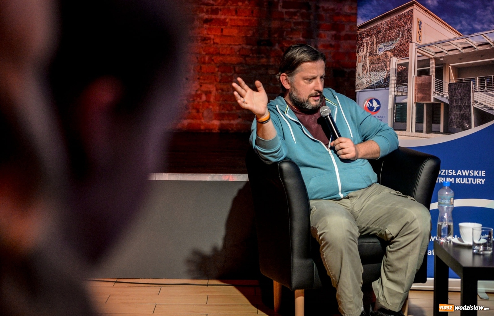 Zdjęcie w galerii na portalu naszwodzislaw.com: Coolturalny gość WCK opowiadał o edukacji przez teatr wiadomości z regionu