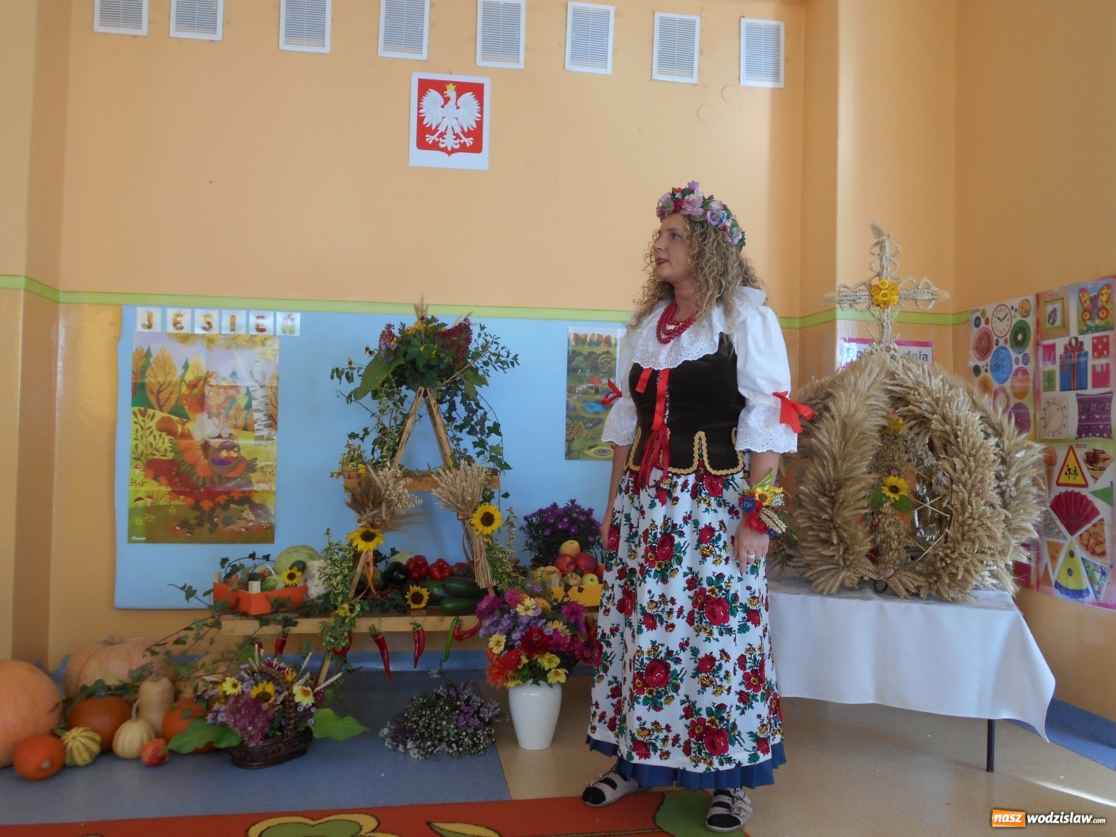 Zdjęcie w galerii na portalu naszwodzislaw.com: Przedszkolaki poznały tradycję dożynek wiadomości z regionu