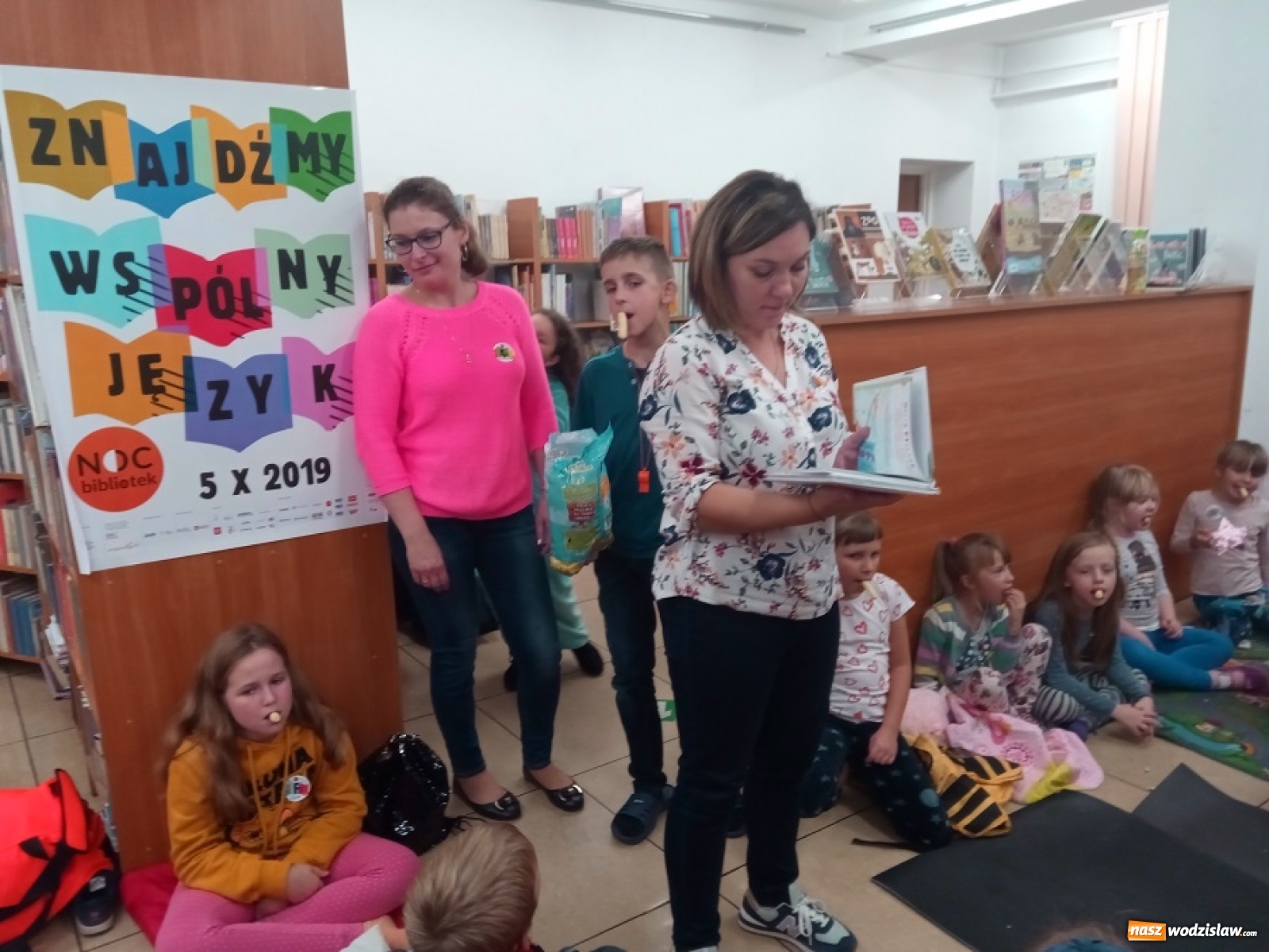 Zdjęcie w galerii na portalu naszwodzislaw.com: Książnica pękała w szwach. Noc Bibliotek w Mszanie wiadomości z regionu