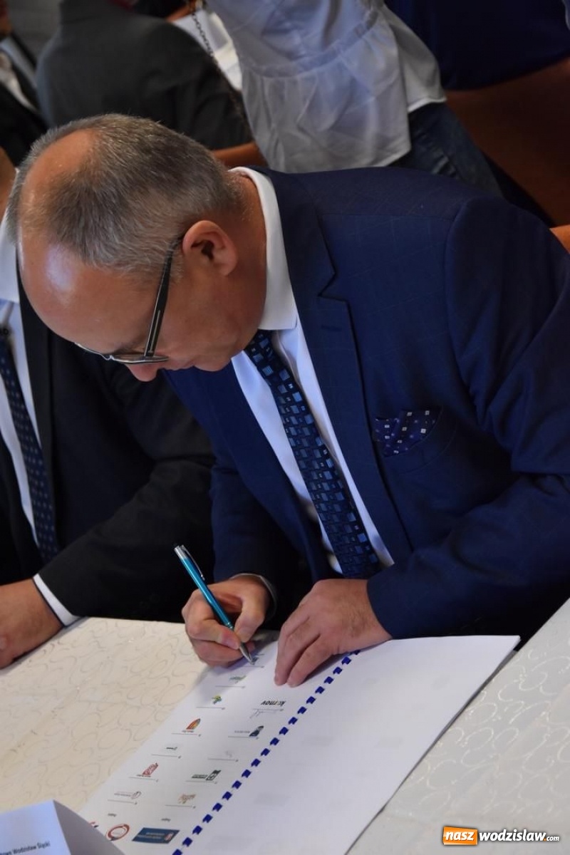 Zdjęcie w galerii na portalu naszwodzislaw.com: Podpisano historyczne memorandum o współpracy wiadomości z regionu