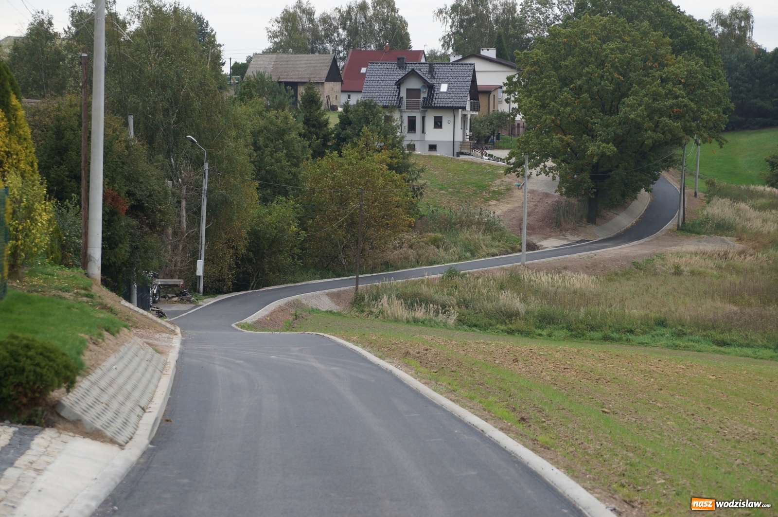 Zdjęcie w galerii na portalu naszwodzislaw.com: Remont ulicy Jabłoniowej dobiega końca wiadomości z regionu