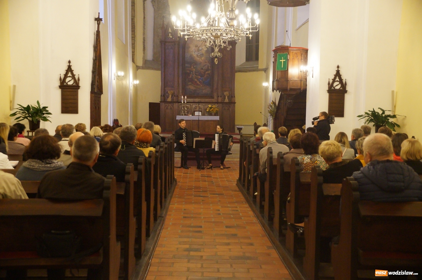 Zdjęcie w galerii na portalu naszwodzislaw.com: Duo Accosphere zagrało w Wodzisławiu Śląskim wiadomości z regionu