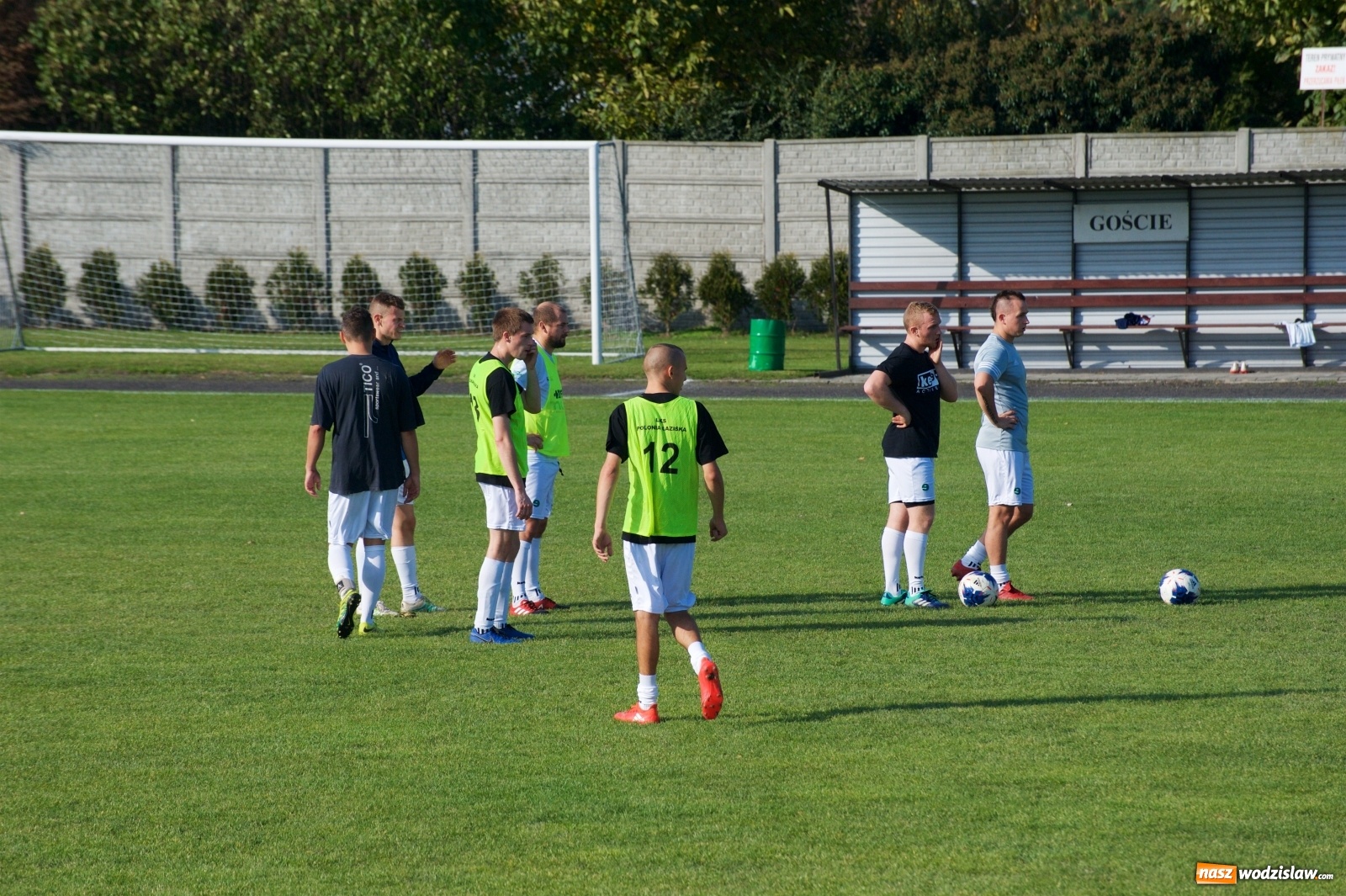 Zdjęcie w galerii na portalu naszwodzislaw.com: Klasa okręgowa. Bez bramek w starciu beniaminków [FOTO] wiadomości z regionu