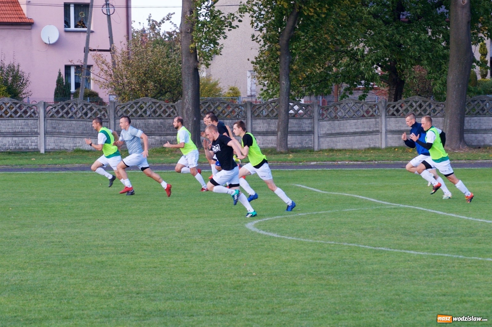 Zdjęcie w galerii na portalu naszwodzislaw.com: Klasa okręgowa. Bez bramek w starciu beniaminków [FOTO] wiadomości z regionu
