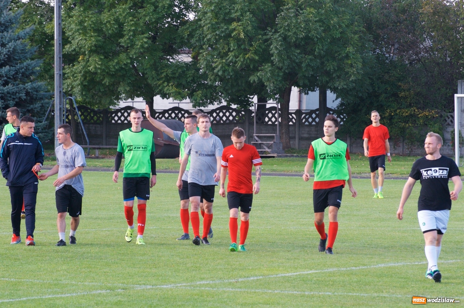 Zdjęcie w galerii na portalu naszwodzislaw.com: Klasa okręgowa. Bez bramek w starciu beniaminków [FOTO] wiadomości z regionu