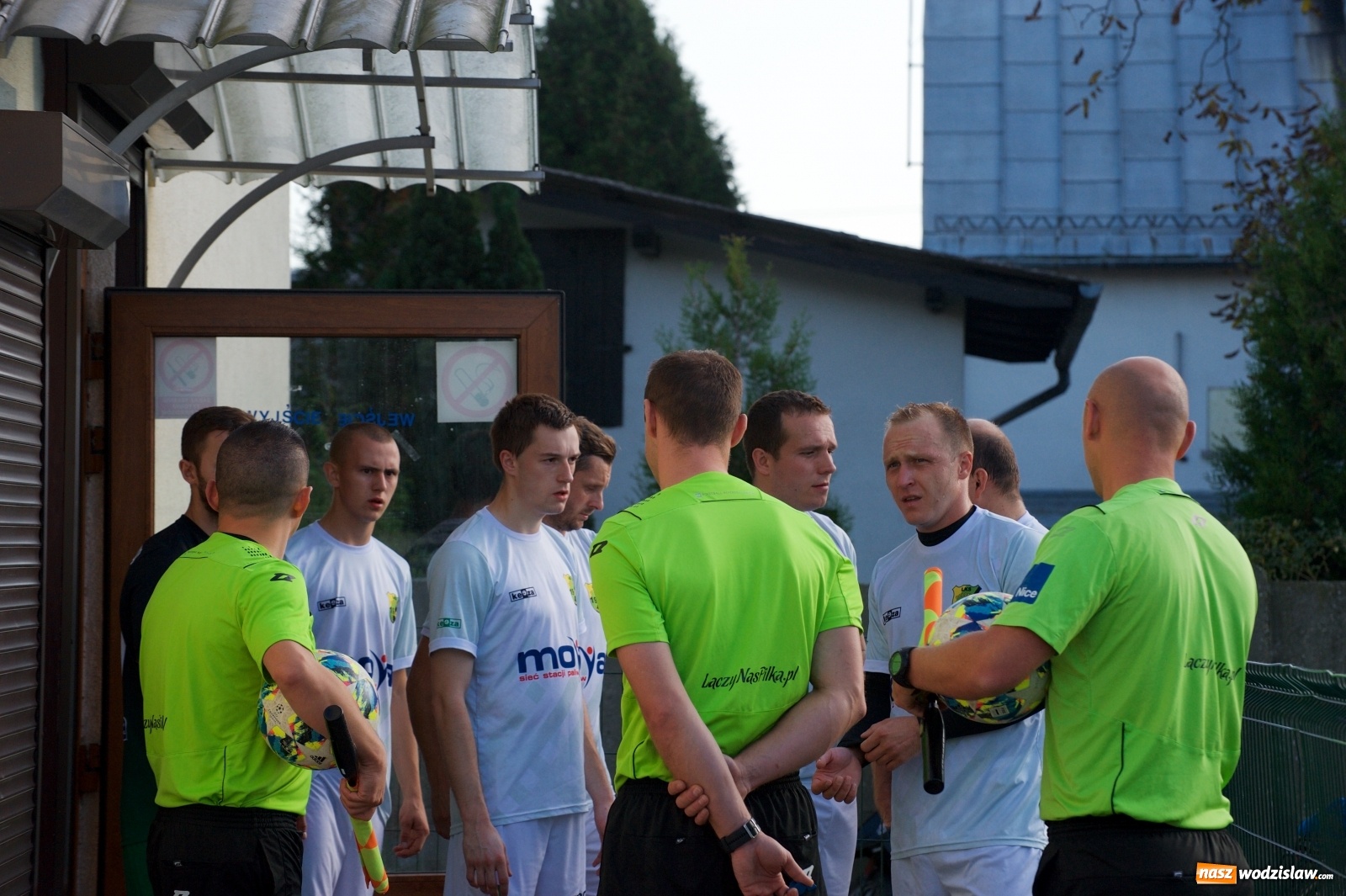 Zdjęcie w galerii na portalu naszwodzislaw.com: Klasa okręgowa. Bez bramek w starciu beniaminków [FOTO] wiadomości z regionu