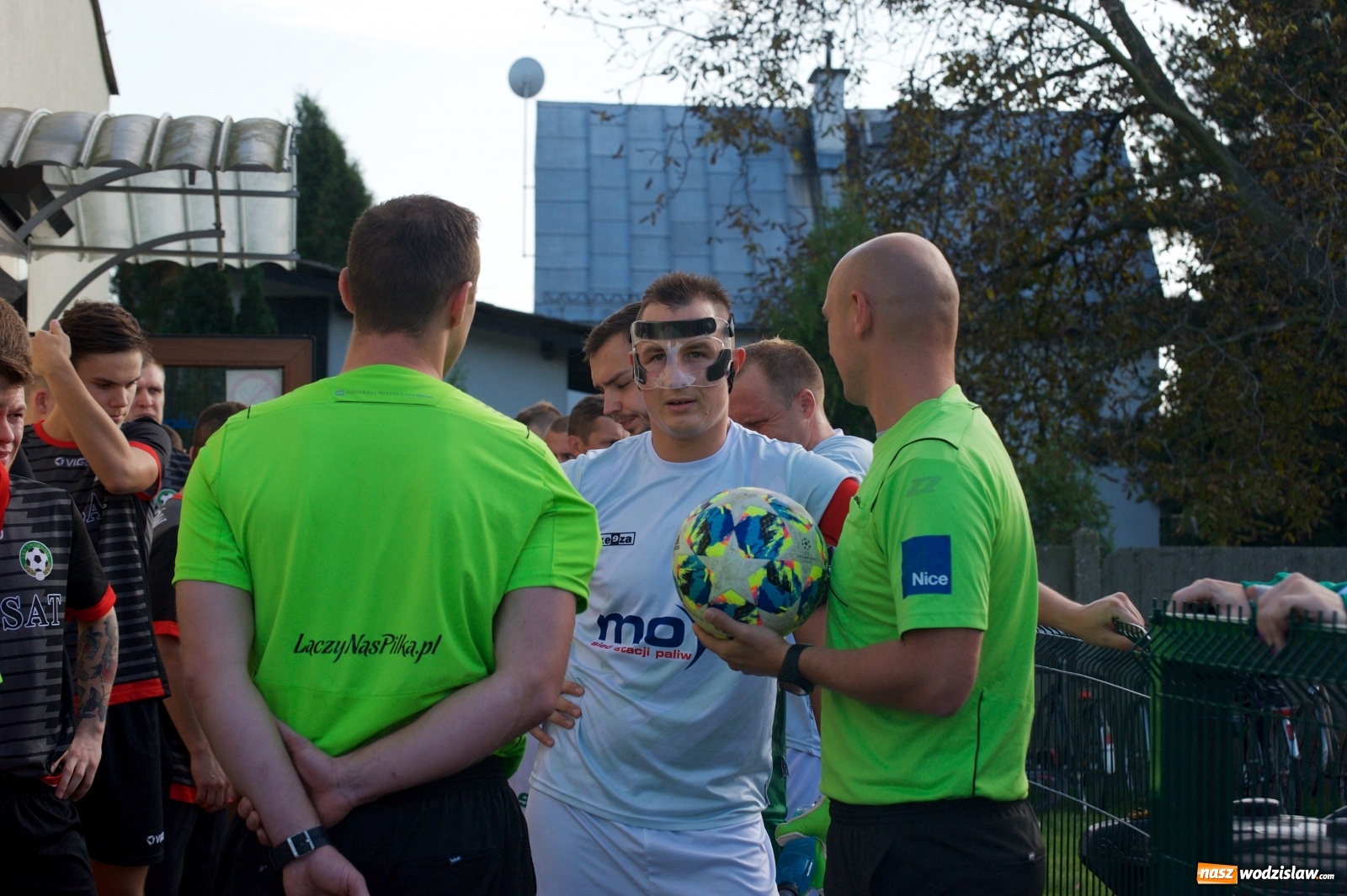 Zdjęcie w galerii na portalu naszwodzislaw.com: Klasa okręgowa. Bez bramek w starciu beniaminków [FOTO] wiadomości z regionu