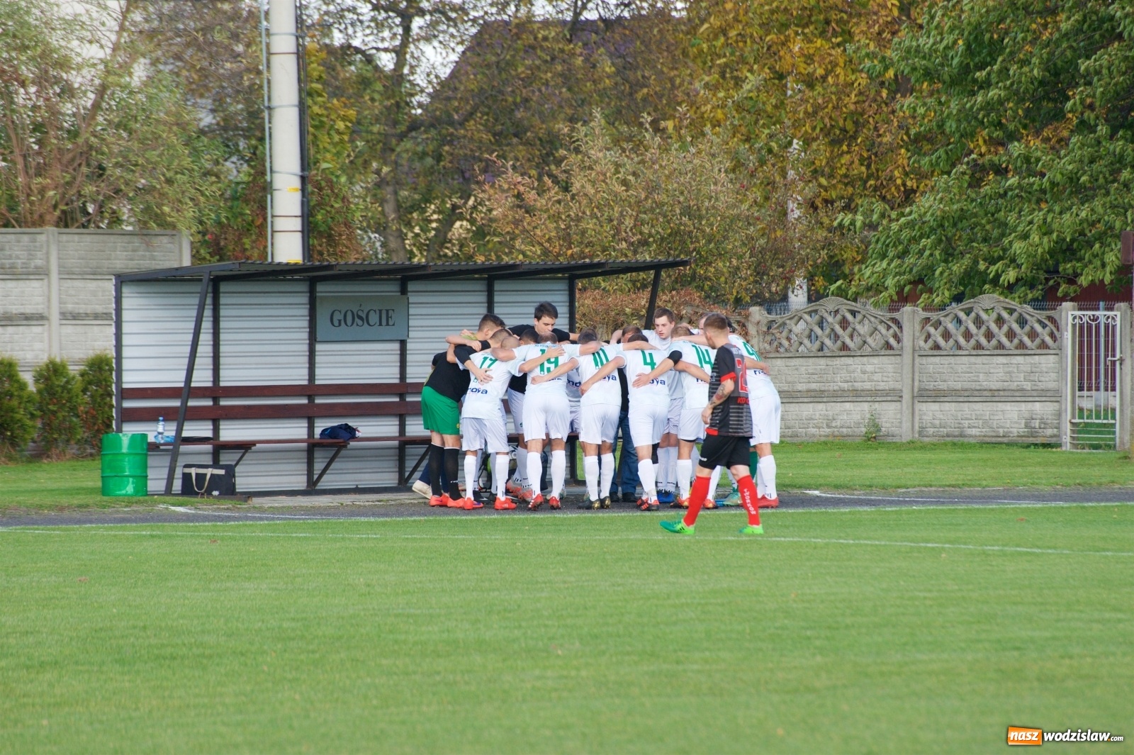 Zdjęcie w galerii na portalu naszwodzislaw.com: Klasa okręgowa. Bez bramek w starciu beniaminków [FOTO] wiadomości z regionu