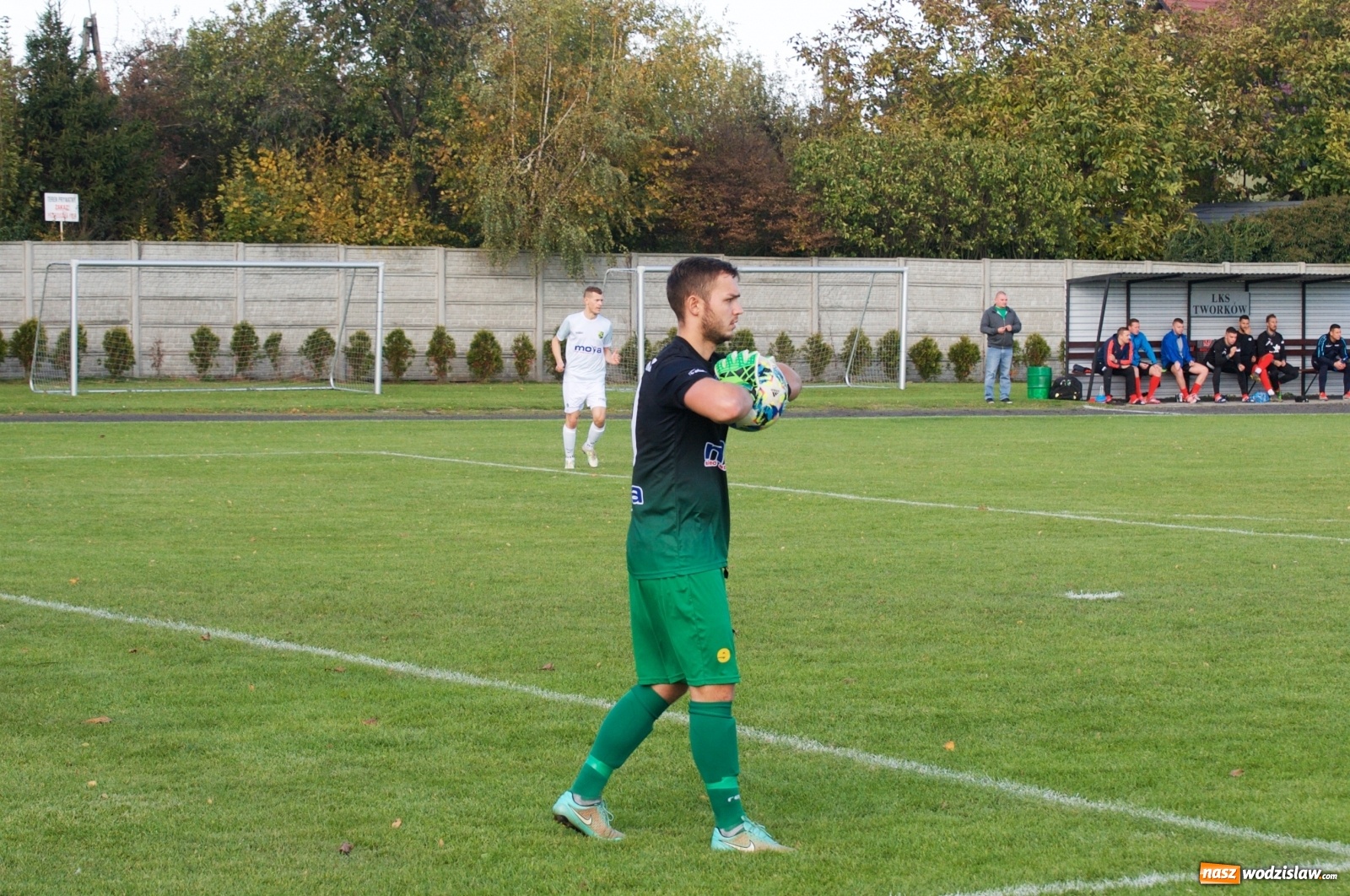Zdjęcie w galerii na portalu naszwodzislaw.com: Klasa okręgowa. Bez bramek w starciu beniaminków [FOTO] wiadomości z regionu