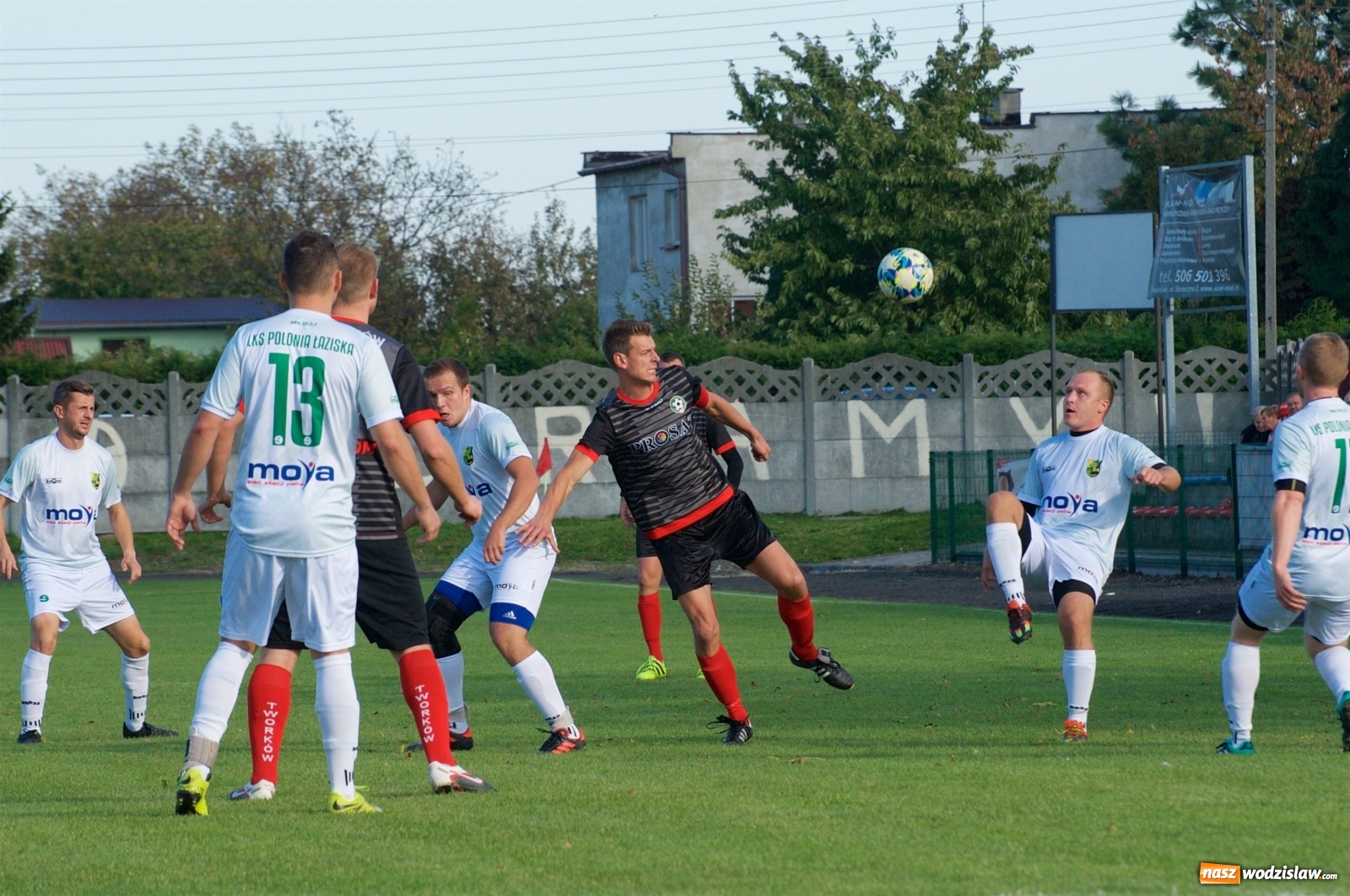 Zdjęcie w galerii na portalu naszwodzislaw.com: Klasa okręgowa. Bez bramek w starciu beniaminków [FOTO] wiadomości z regionu
