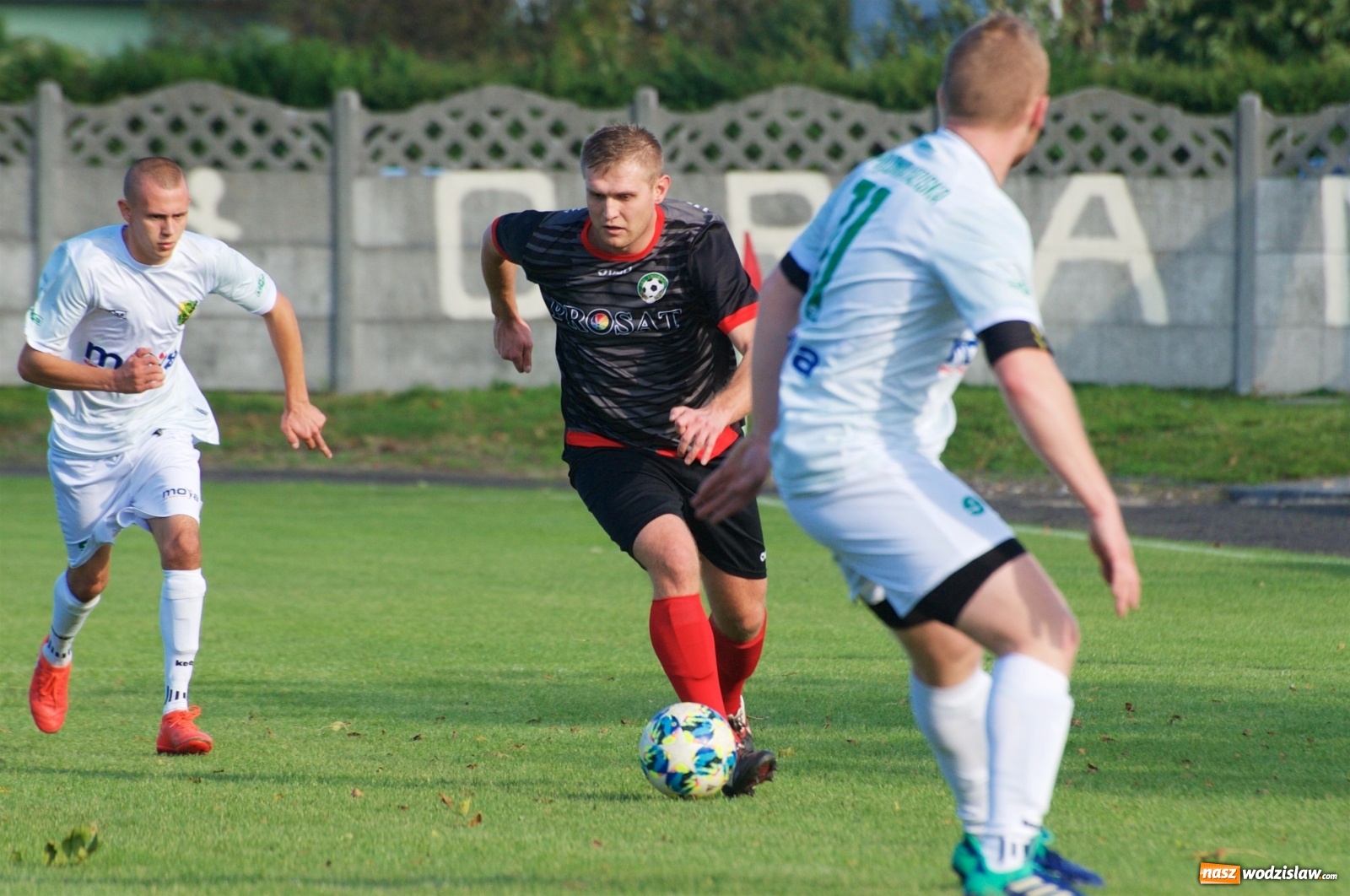 Zdjęcie w galerii na portalu naszwodzislaw.com: Klasa okręgowa. Bez bramek w starciu beniaminków [FOTO] wiadomości z regionu