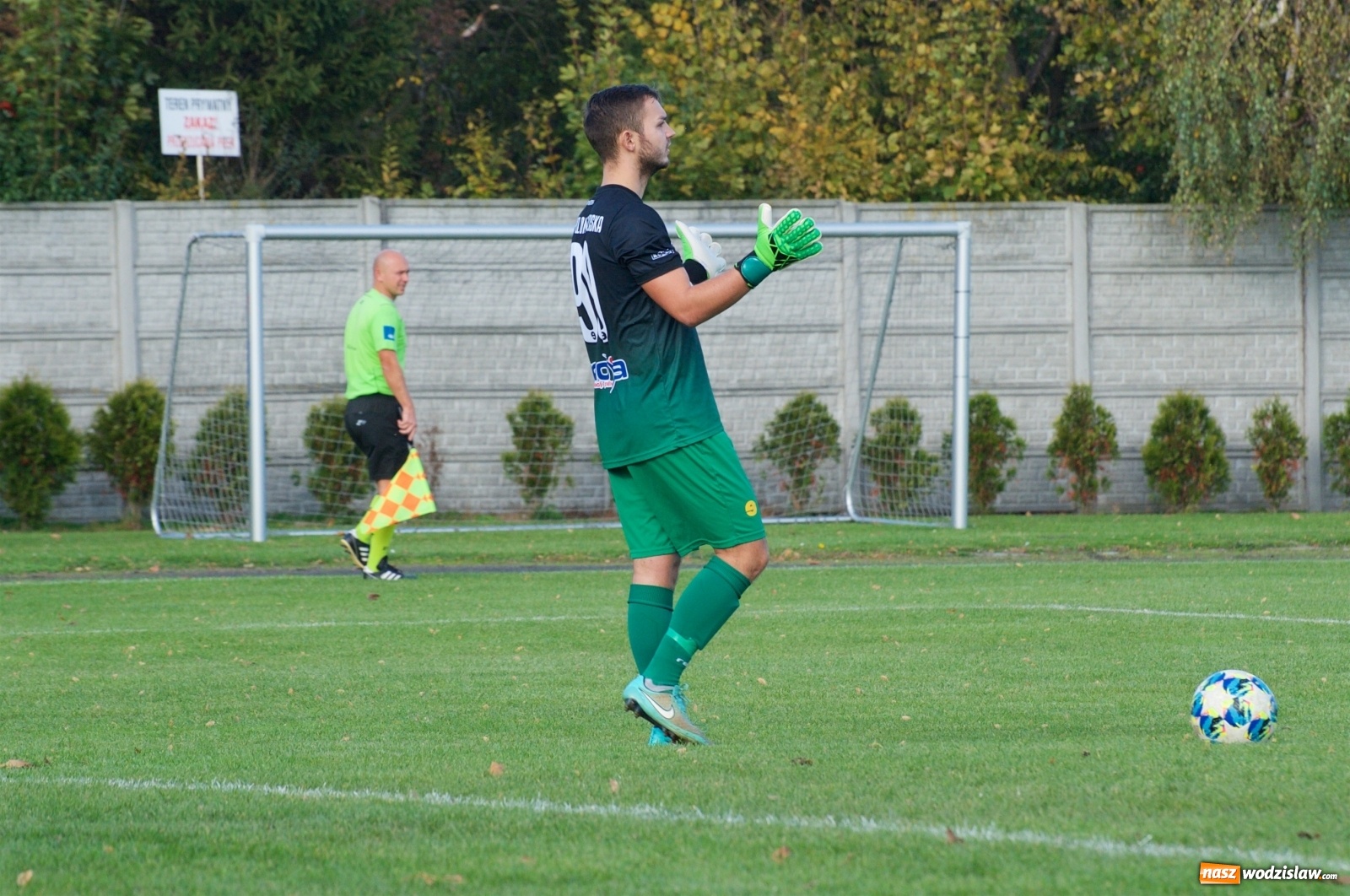Zdjęcie w galerii na portalu naszwodzislaw.com: Klasa okręgowa. Bez bramek w starciu beniaminków [FOTO] wiadomości z regionu