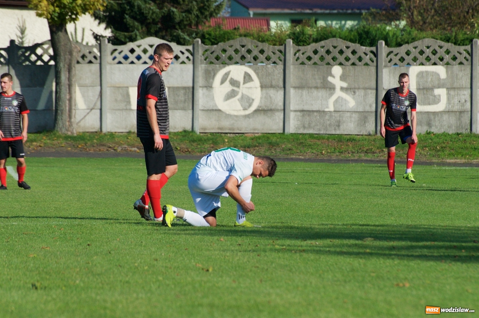 Zdjęcie w galerii na portalu naszwodzislaw.com: Klasa okręgowa. Bez bramek w starciu beniaminków [FOTO] wiadomości z regionu