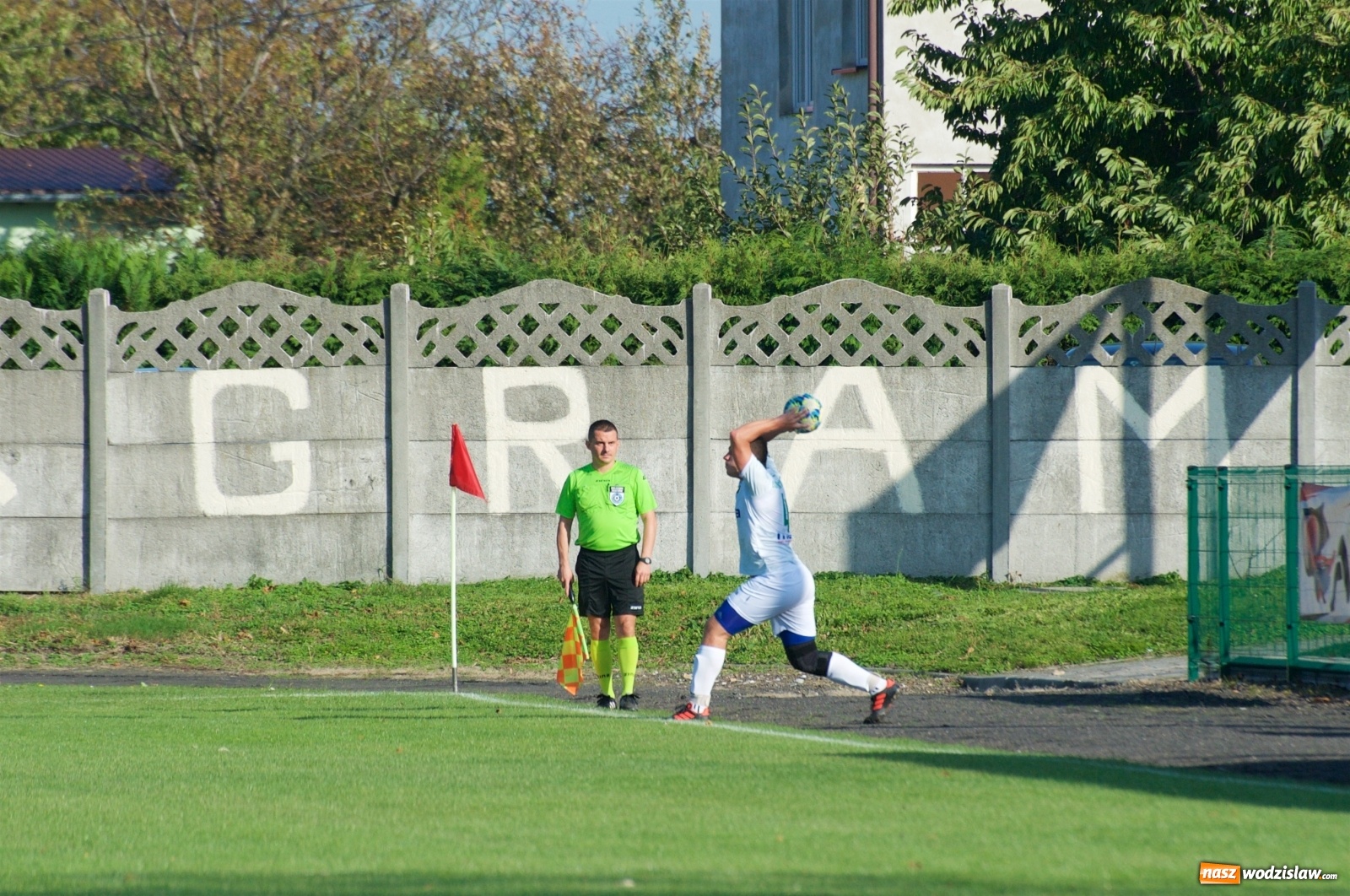 Zdjęcie w galerii na portalu naszwodzislaw.com: Klasa okręgowa. Bez bramek w starciu beniaminków [FOTO] wiadomości z regionu