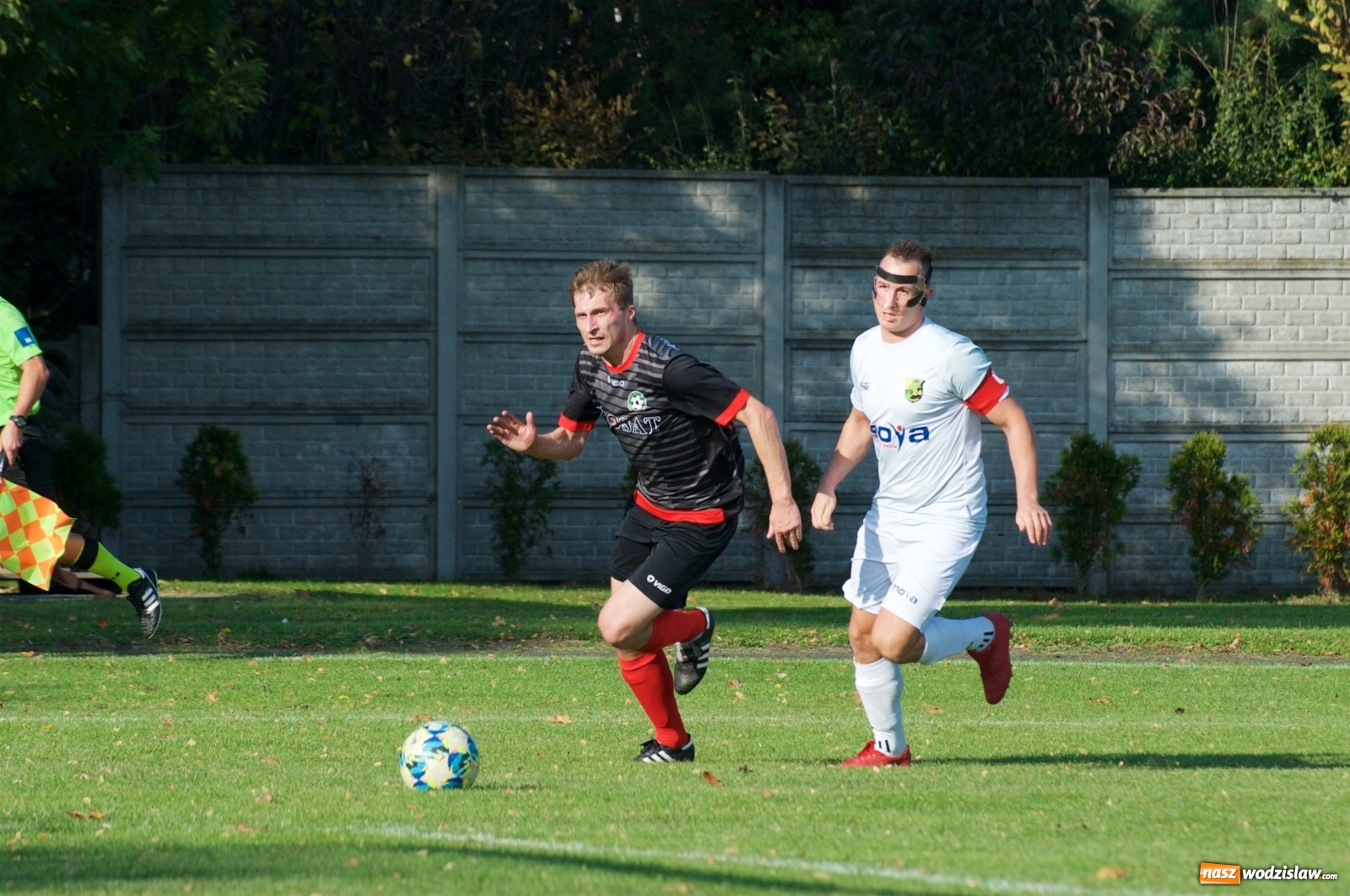 Zdjęcie w galerii na portalu naszwodzislaw.com: Klasa okręgowa. Bez bramek w starciu beniaminków [FOTO] wiadomości z regionu