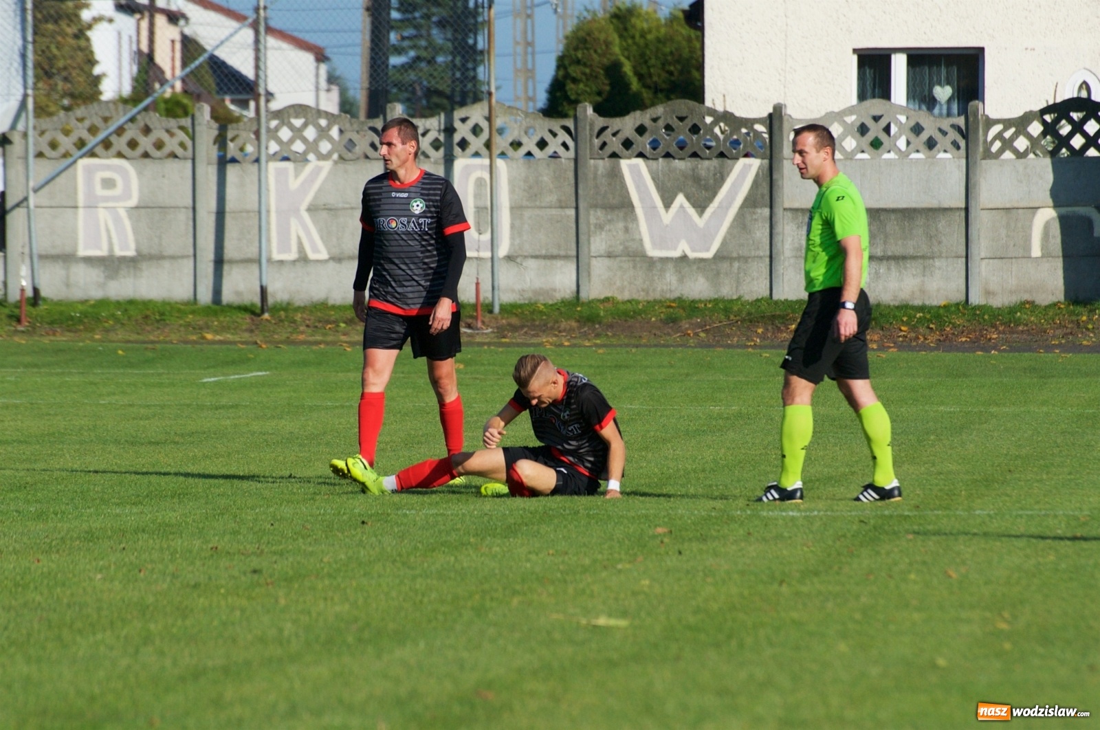 Zdjęcie w galerii na portalu naszwodzislaw.com: Klasa okręgowa. Bez bramek w starciu beniaminków [FOTO] wiadomości z regionu