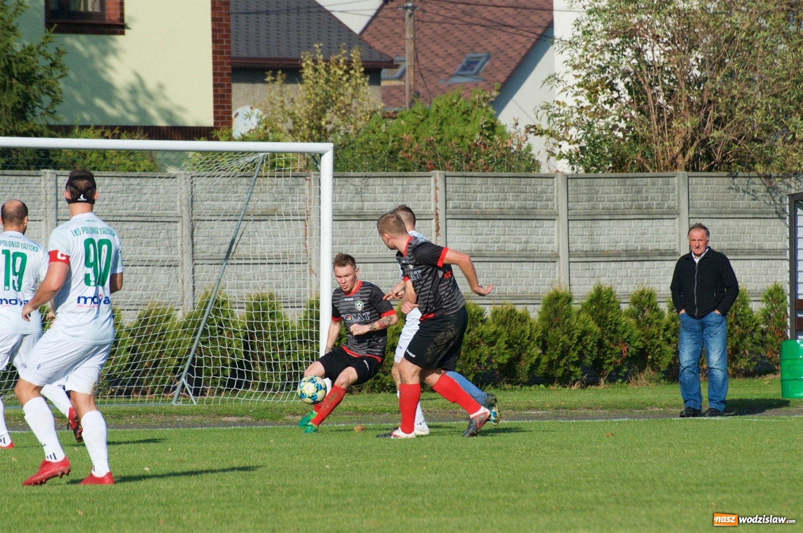 Zdjęcie w galerii na portalu naszwodzislaw.com: Klasa okręgowa. Bez bramek w starciu beniaminków [FOTO] wiadomości z regionu