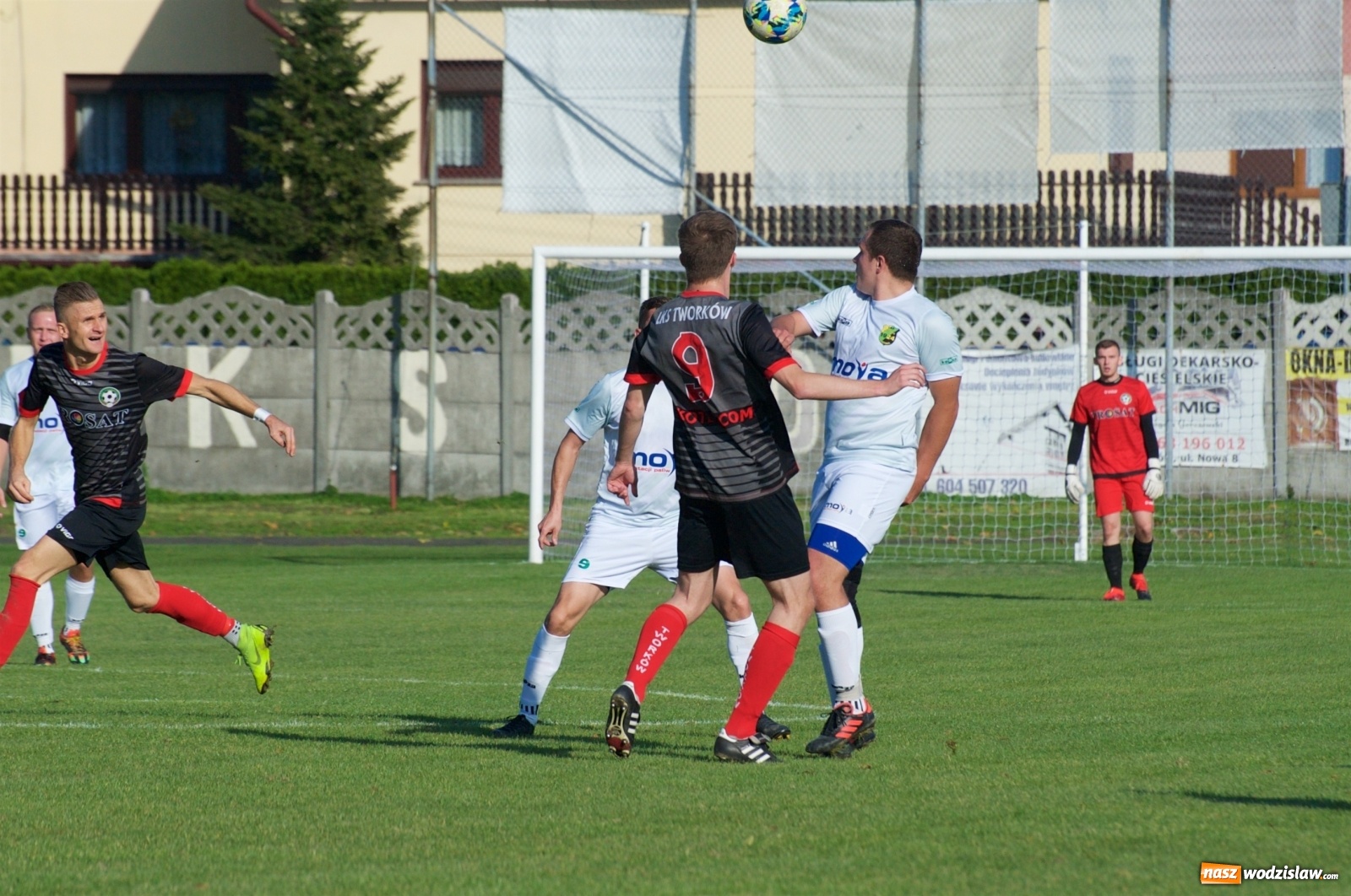 Zdjęcie w galerii na portalu naszwodzislaw.com: Klasa okręgowa. Bez bramek w starciu beniaminków [FOTO] wiadomości z regionu
