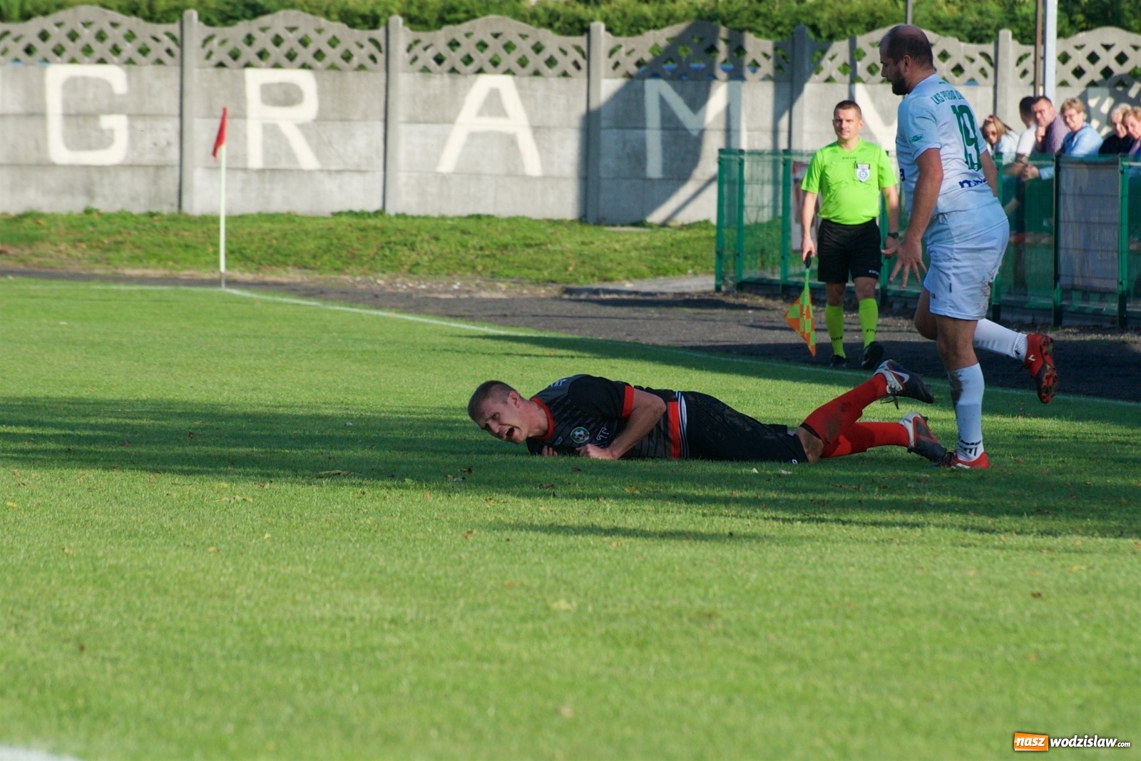 Zdjęcie w galerii na portalu naszwodzislaw.com: Klasa okręgowa. Bez bramek w starciu beniaminków [FOTO] wiadomości z regionu