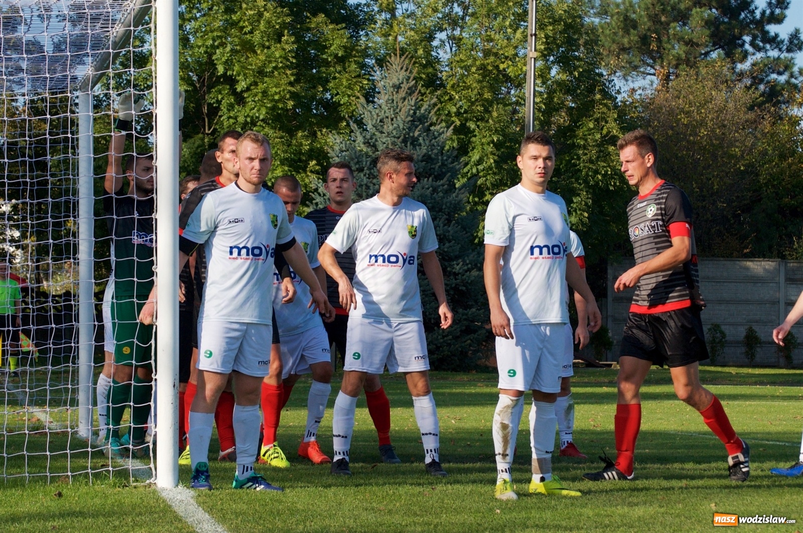 Zdjęcie w galerii na portalu naszwodzislaw.com: Klasa okręgowa. Bez bramek w starciu beniaminków [FOTO] wiadomości z regionu