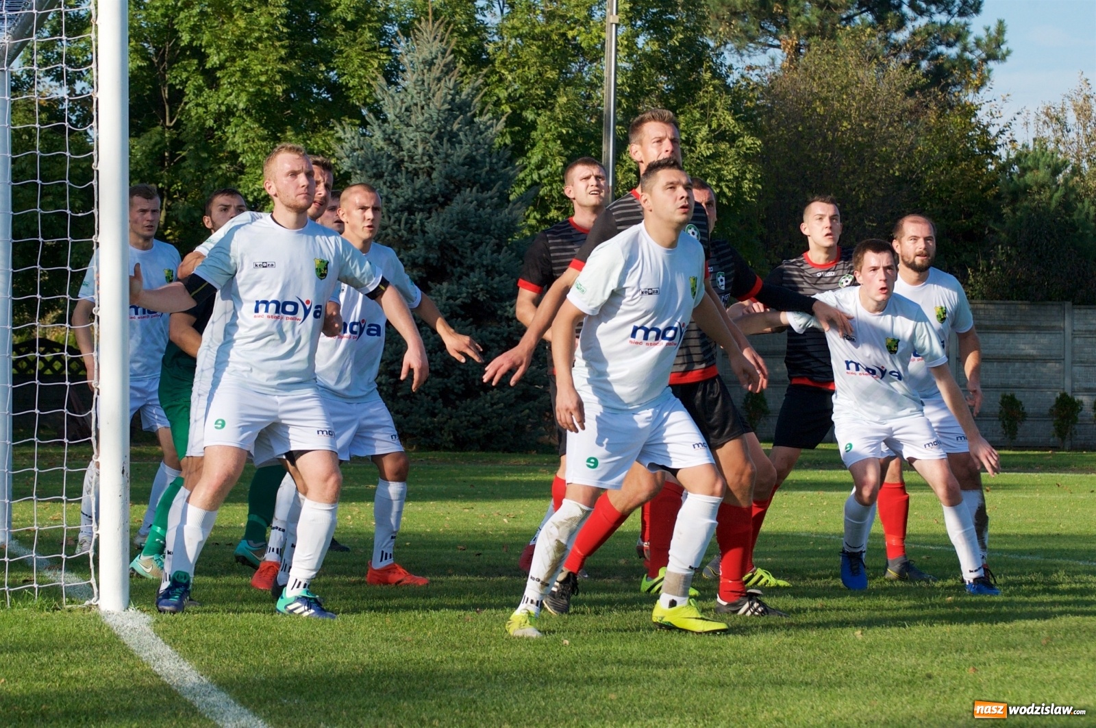 Zdjęcie w galerii na portalu naszwodzislaw.com: Klasa okręgowa. Bez bramek w starciu beniaminków [FOTO] wiadomości z regionu