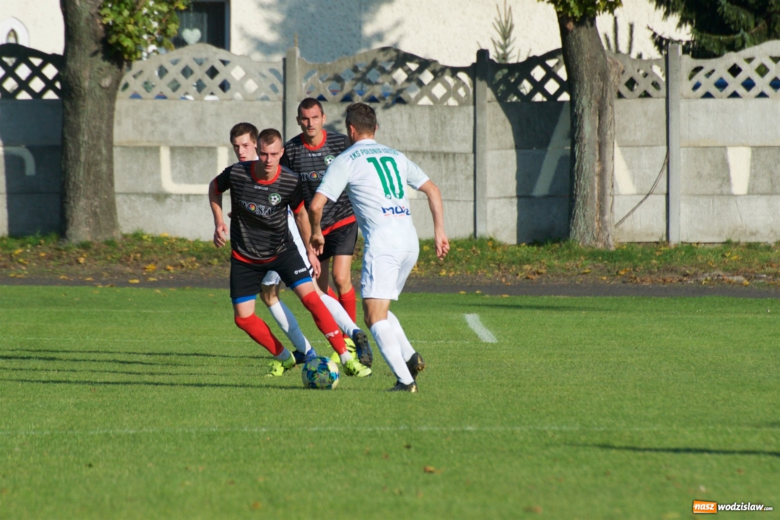 Zdjęcie w galerii na portalu naszwodzislaw.com: Klasa okręgowa. Bez bramek w starciu beniaminków [FOTO] wiadomości z regionu