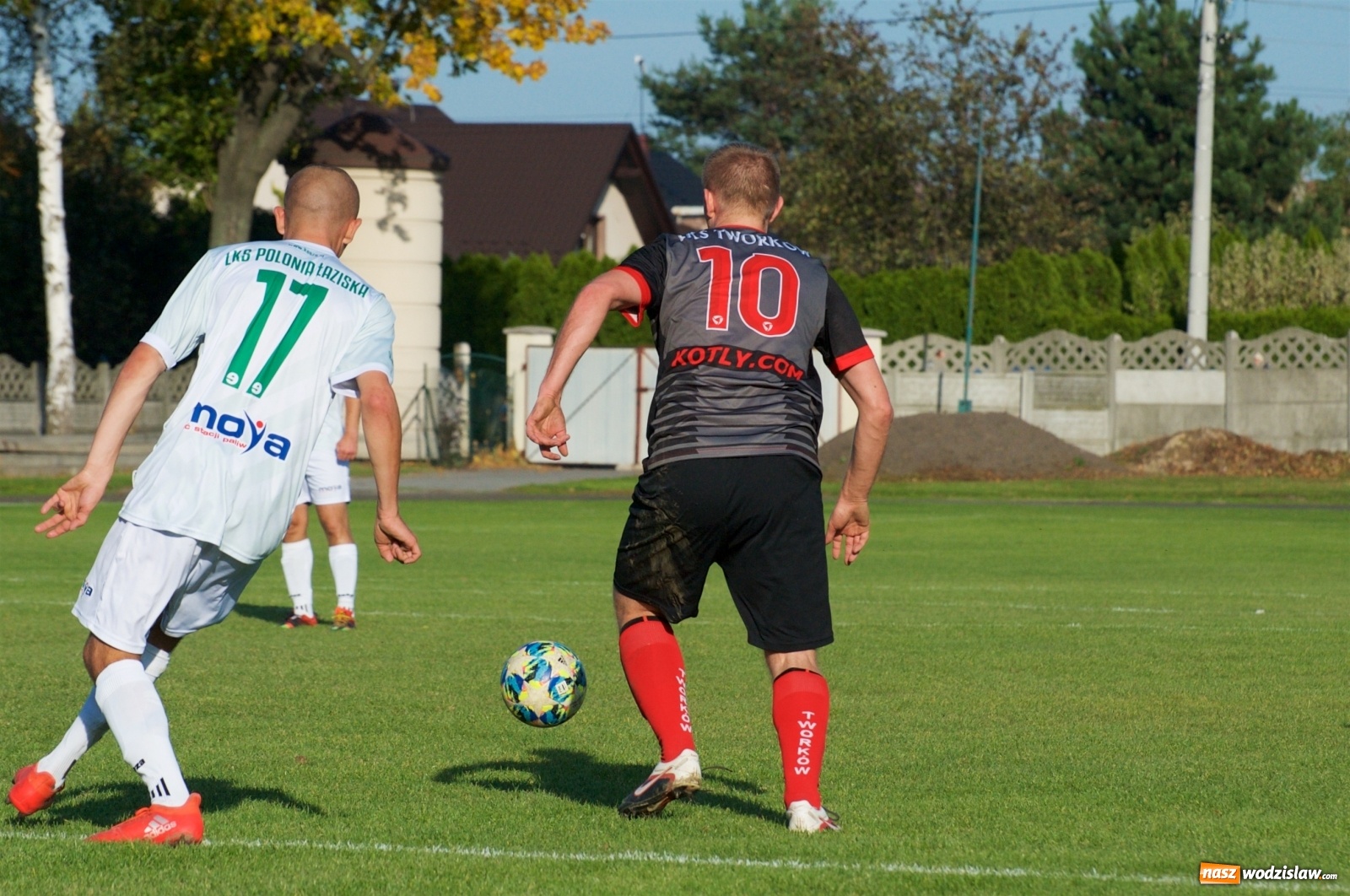 Zdjęcie w galerii na portalu naszwodzislaw.com: Klasa okręgowa. Bez bramek w starciu beniaminków [FOTO] wiadomości z regionu