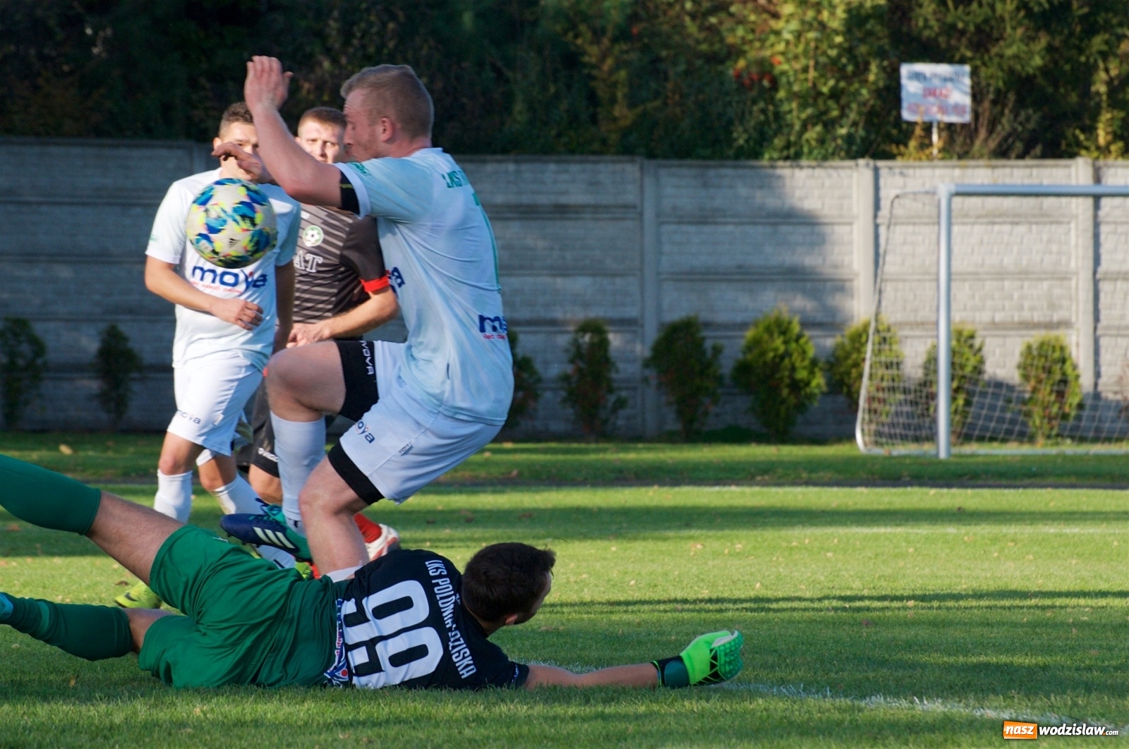 Zdjęcie w galerii na portalu naszwodzislaw.com: Klasa okręgowa. Bez bramek w starciu beniaminków [FOTO] wiadomości z regionu