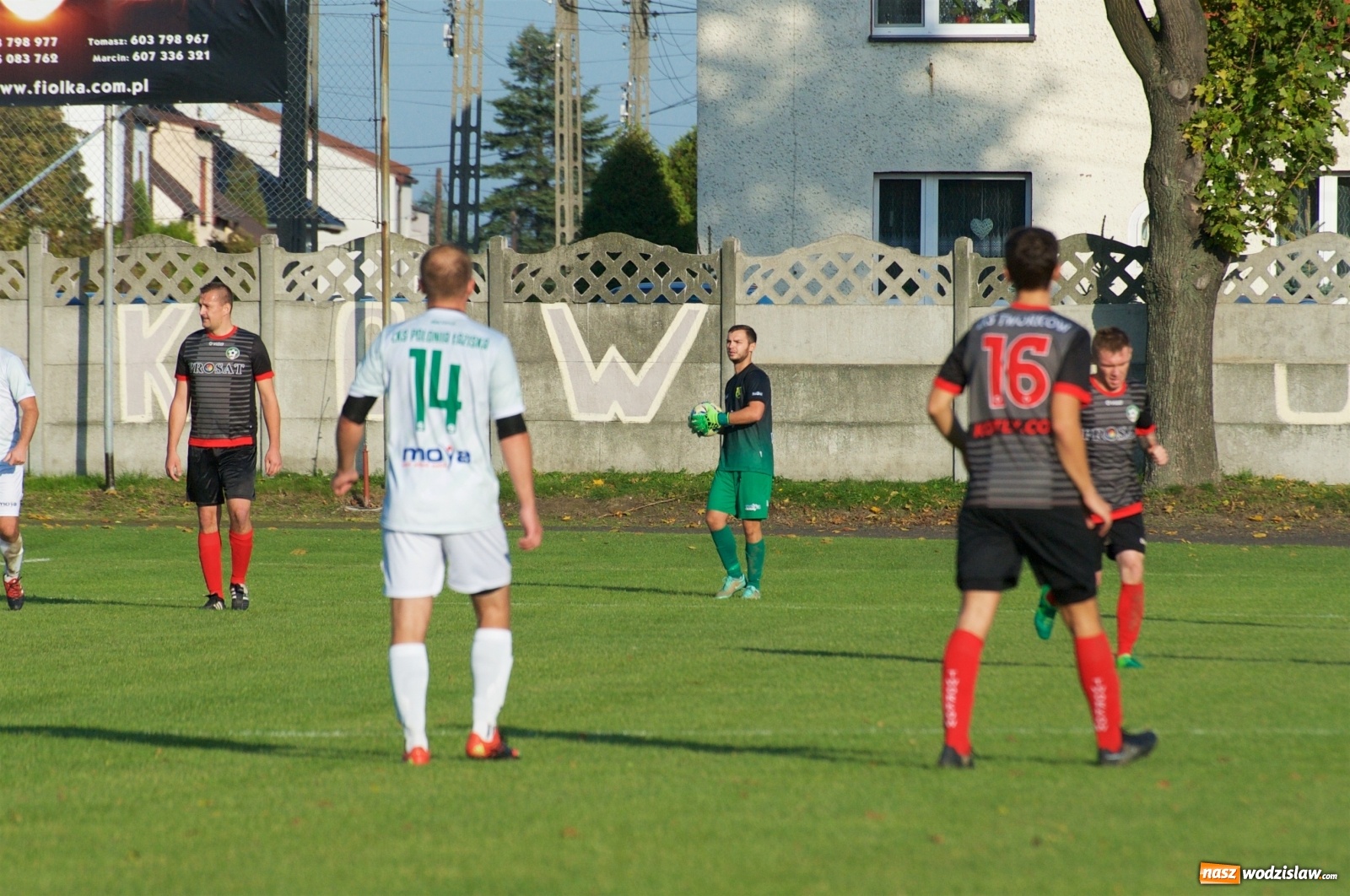 Zdjęcie w galerii na portalu naszwodzislaw.com: Klasa okręgowa. Bez bramek w starciu beniaminków [FOTO] wiadomości z regionu
