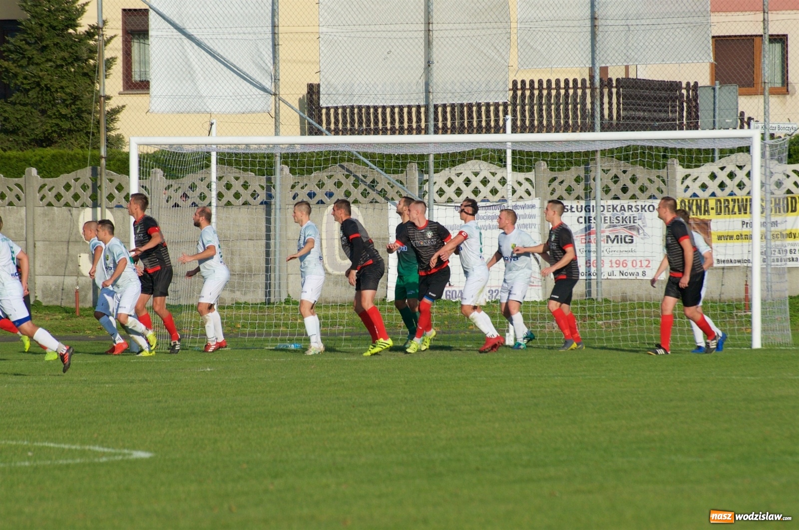 Zdjęcie w galerii na portalu naszwodzislaw.com: Klasa okręgowa. Bez bramek w starciu beniaminków [FOTO] wiadomości z regionu