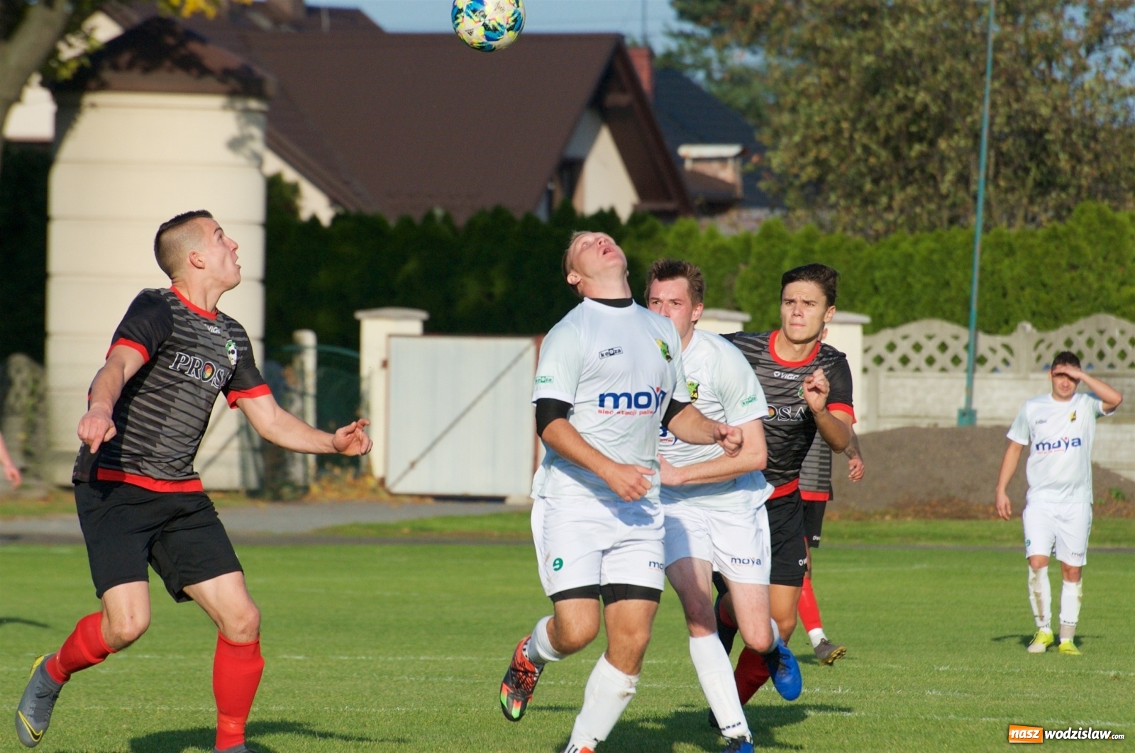 Zdjęcie w galerii na portalu naszwodzislaw.com: Klasa okręgowa. Bez bramek w starciu beniaminków [FOTO] wiadomości z regionu