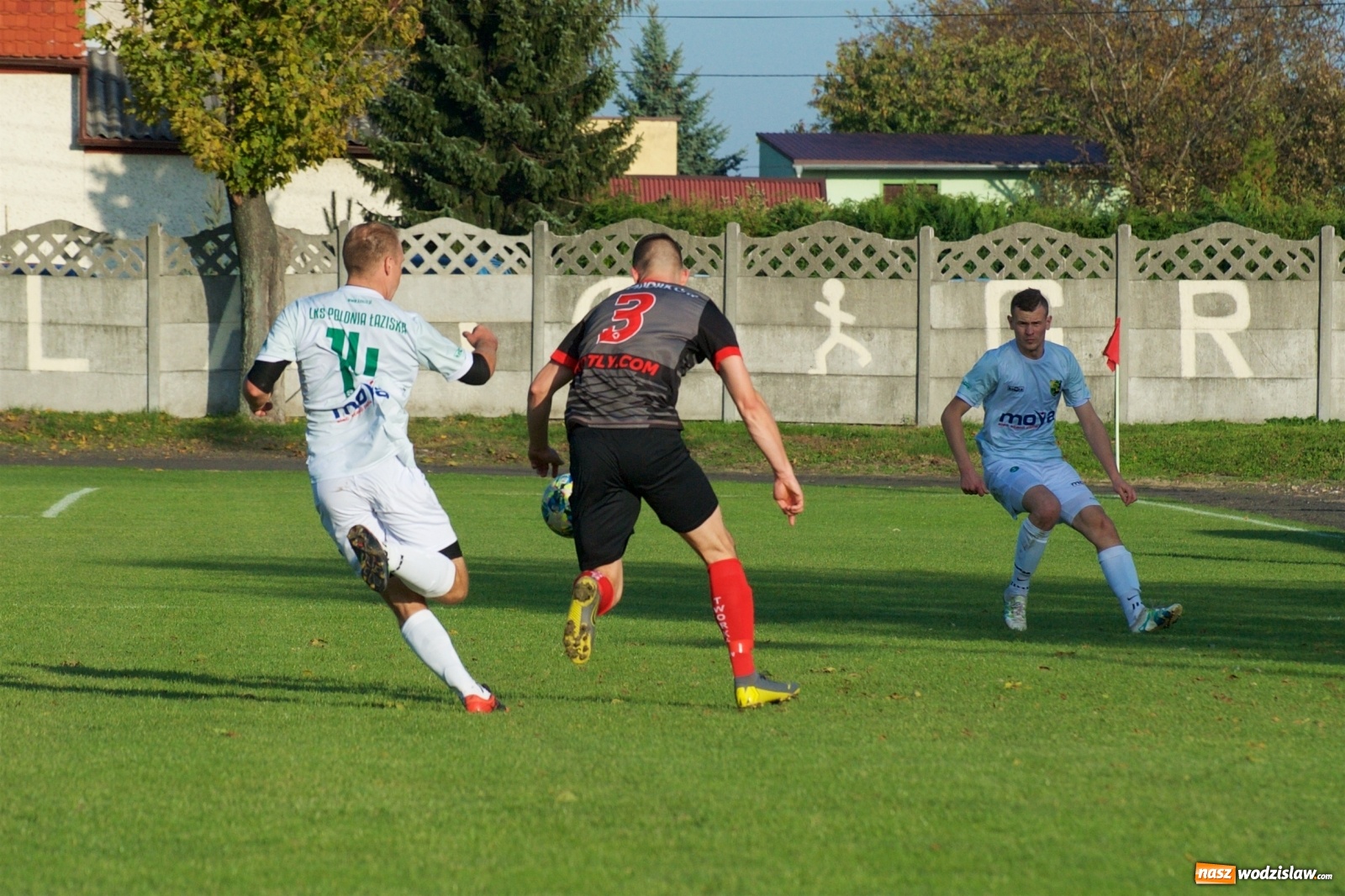 Zdjęcie w galerii na portalu naszwodzislaw.com: Klasa okręgowa. Bez bramek w starciu beniaminków [FOTO] wiadomości z regionu