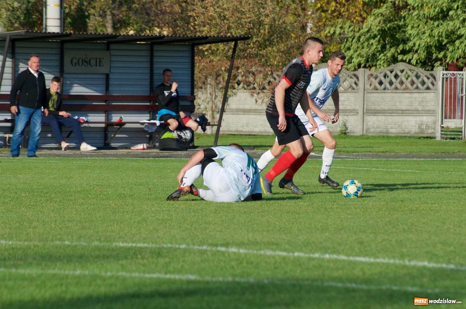 Zdjęcie w galerii na portalu naszwodzislaw.com: Klasa okręgowa. Bez bramek w starciu beniaminków [FOTO] wiadomości z regionu