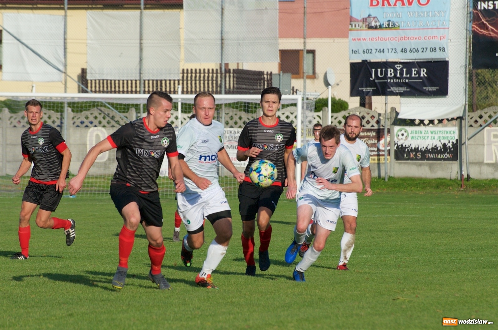 Zdjęcie w galerii na portalu naszwodzislaw.com: Klasa okręgowa. Bez bramek w starciu beniaminków [FOTO] wiadomości z regionu