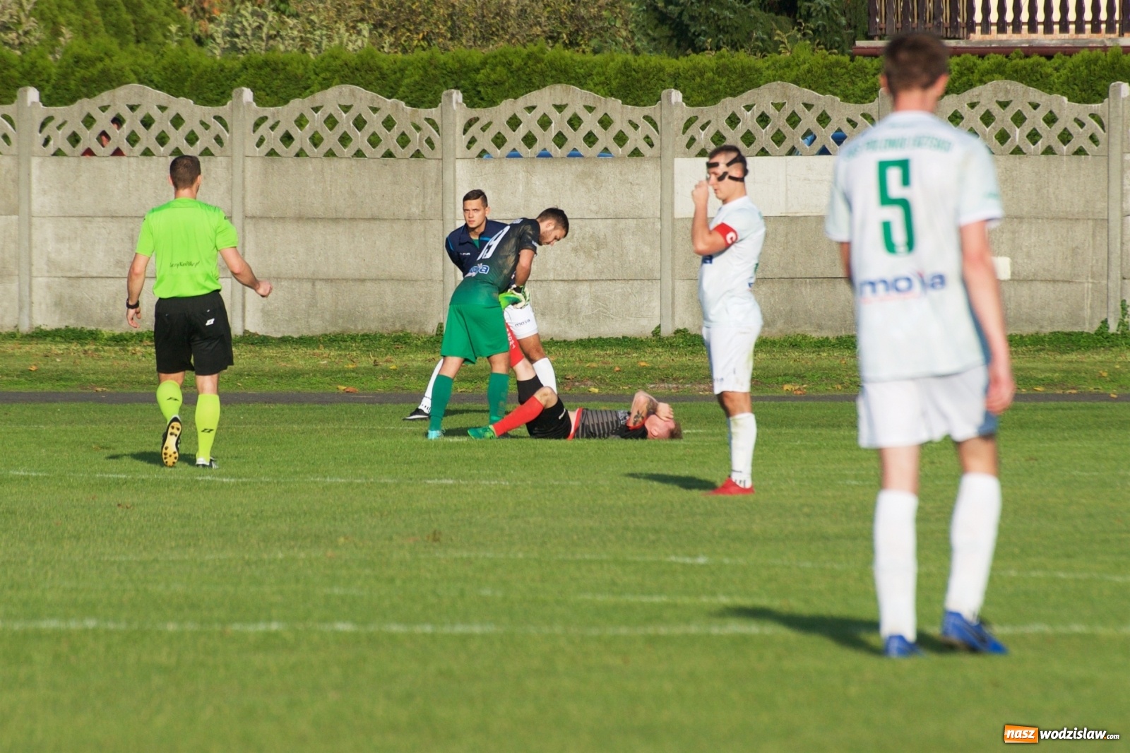 Zdjęcie w galerii na portalu naszwodzislaw.com: Klasa okręgowa. Bez bramek w starciu beniaminków [FOTO] wiadomości z regionu