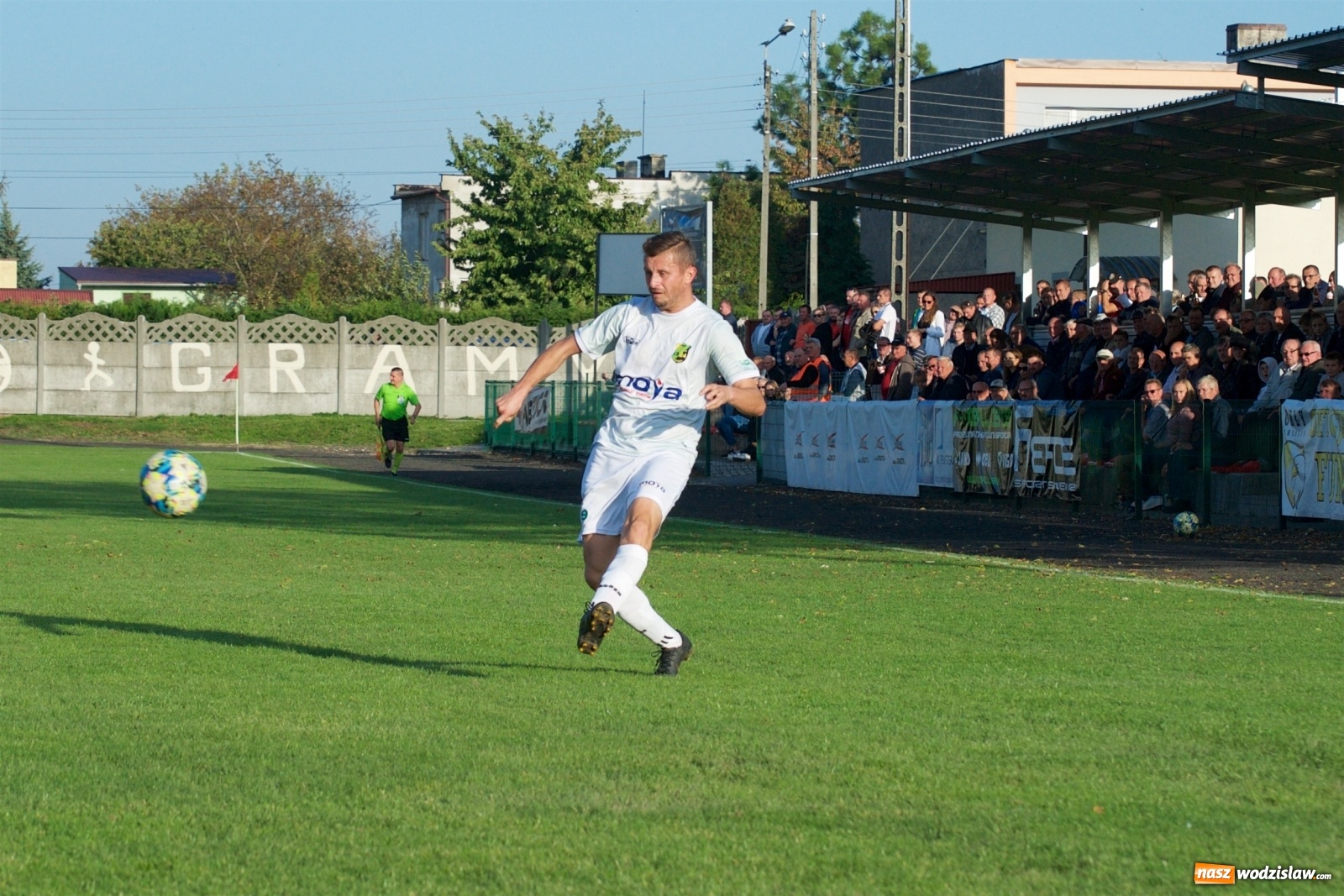 Zdjęcie w galerii na portalu naszwodzislaw.com: Klasa okręgowa. Bez bramek w starciu beniaminków [FOTO] wiadomości z regionu